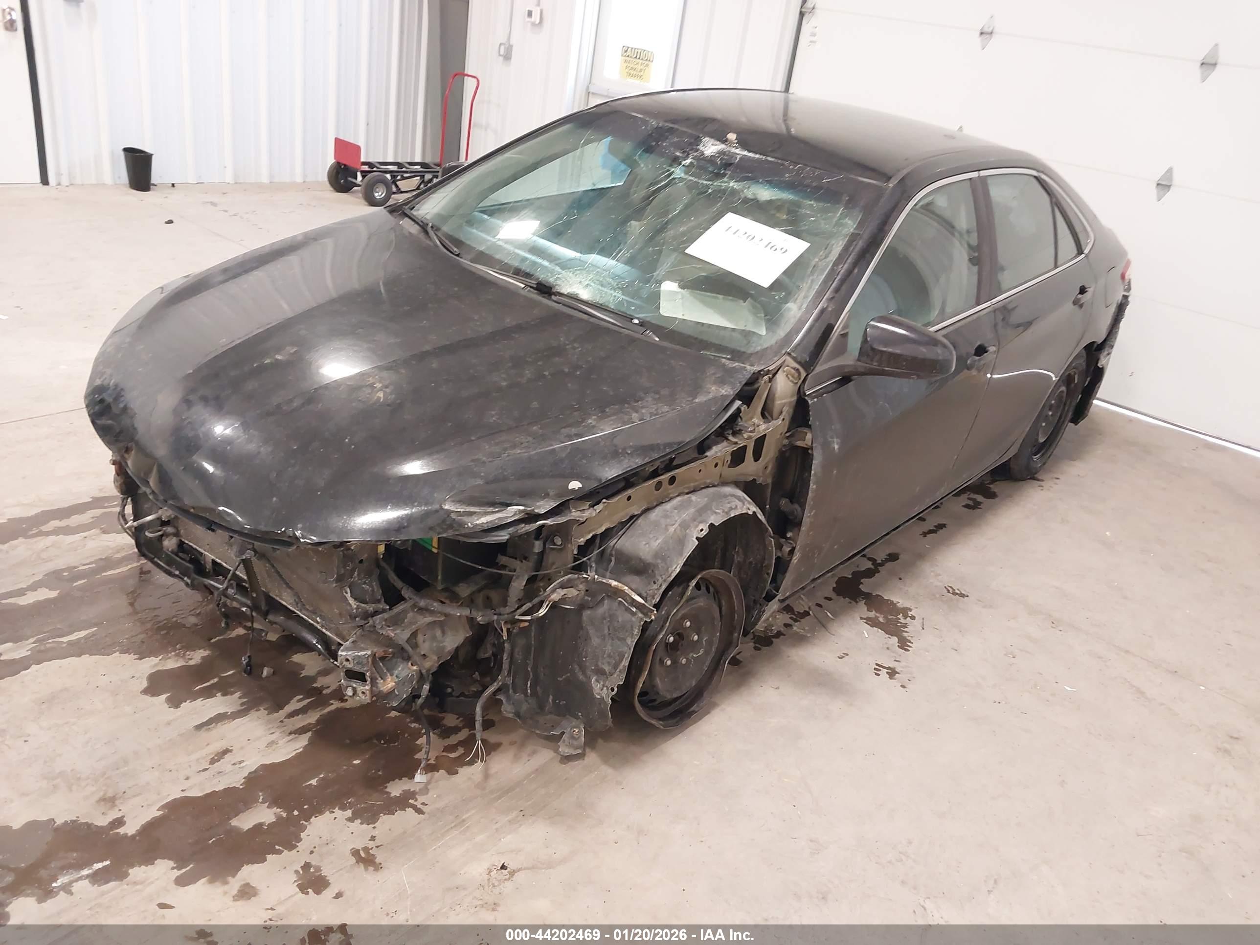TOYOTA CAMRY image 2