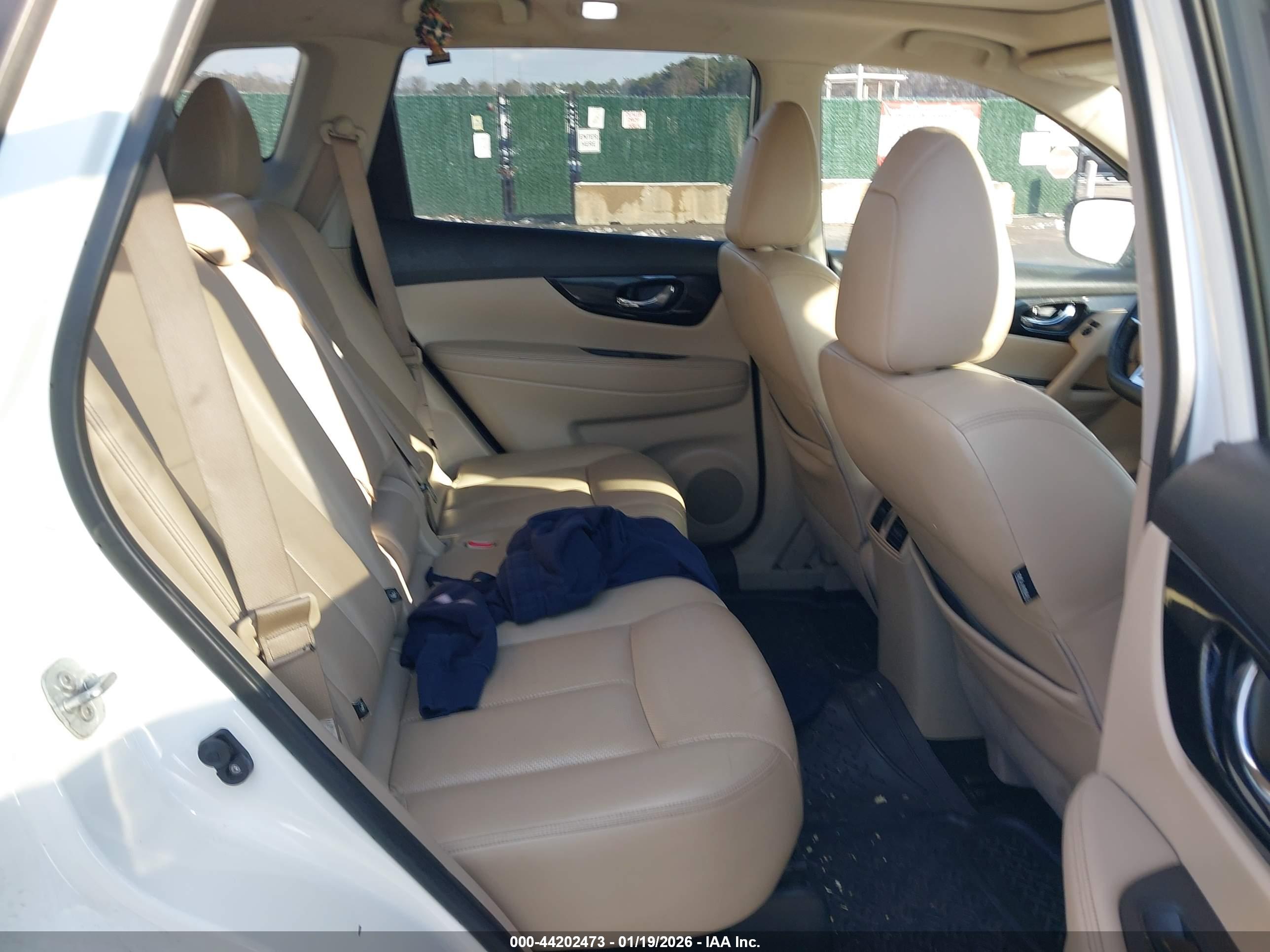 NISSAN ROGUE image 8
