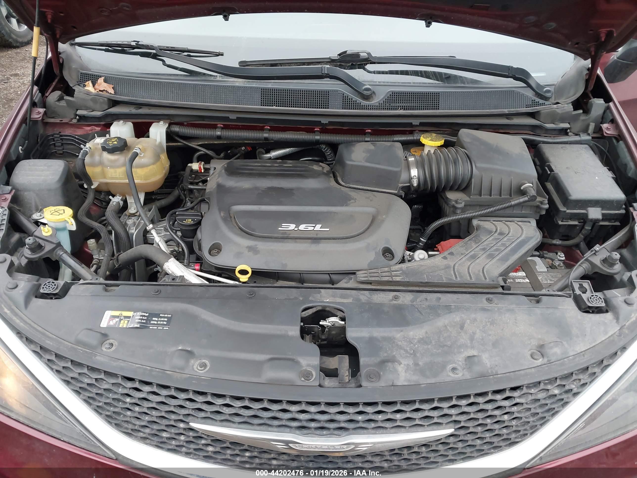 CHRYSLER PACIFICA image 10