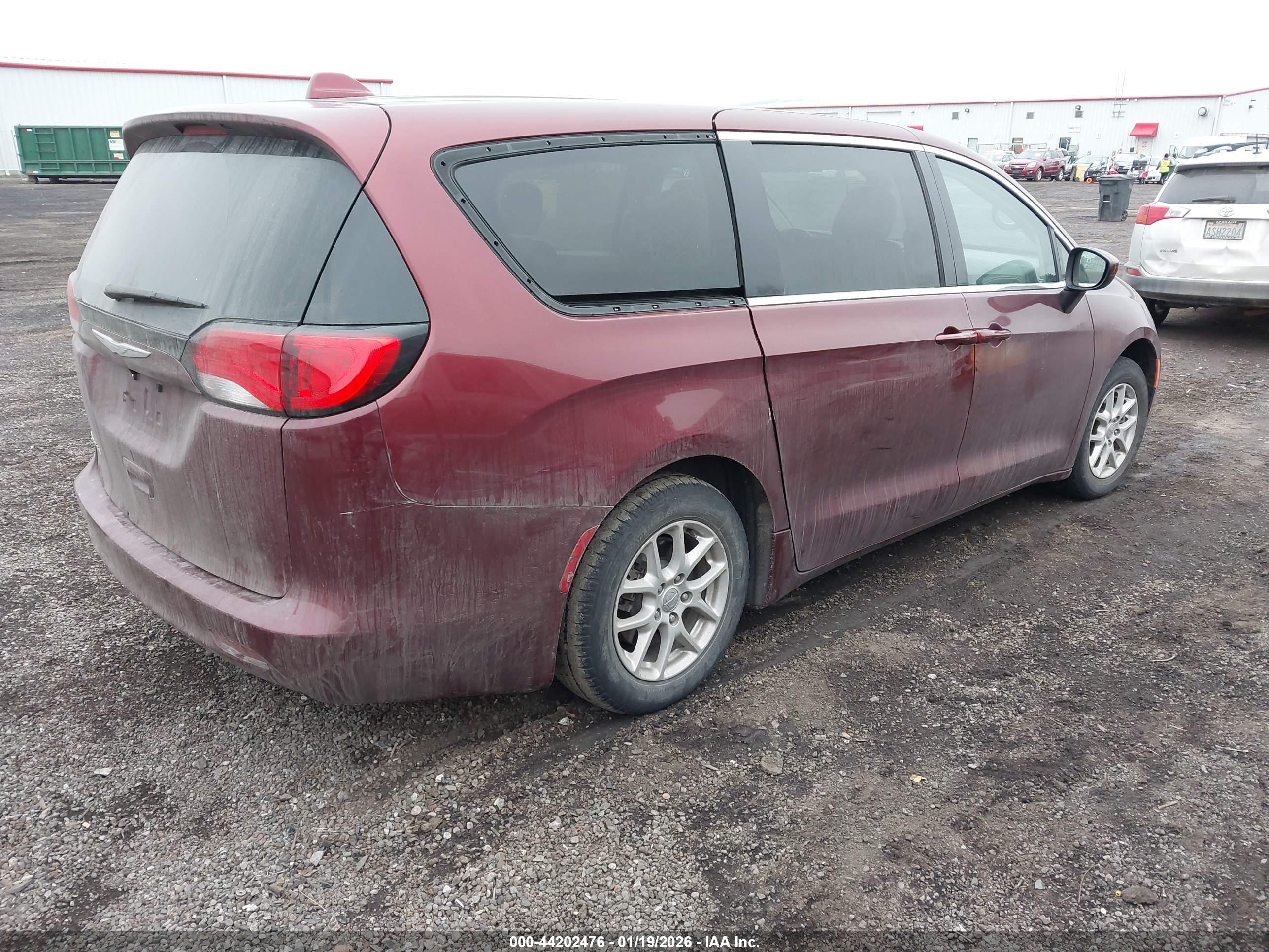 CHRYSLER PACIFICA image 4