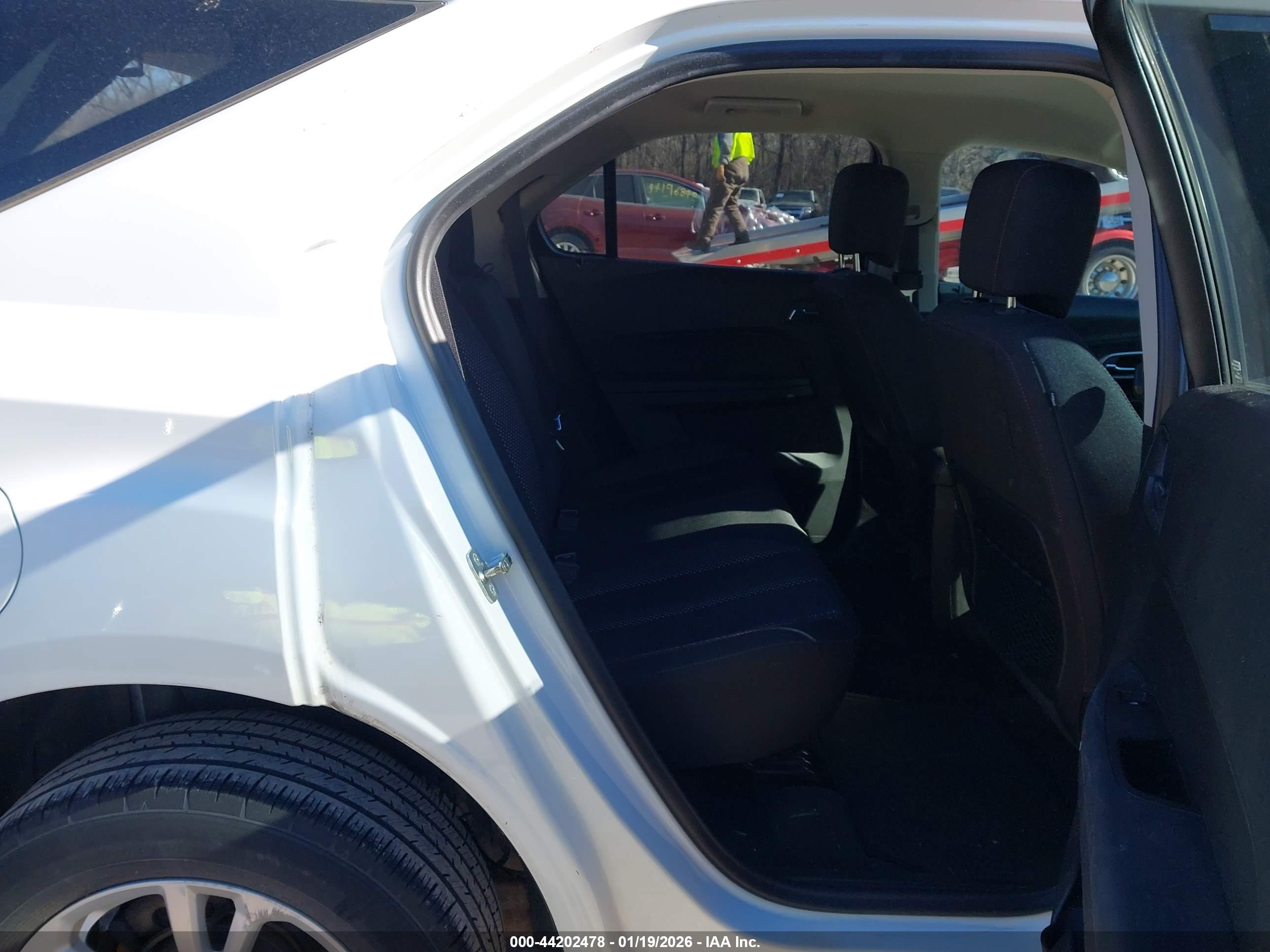 CHEVROLET EQUINOX image 8