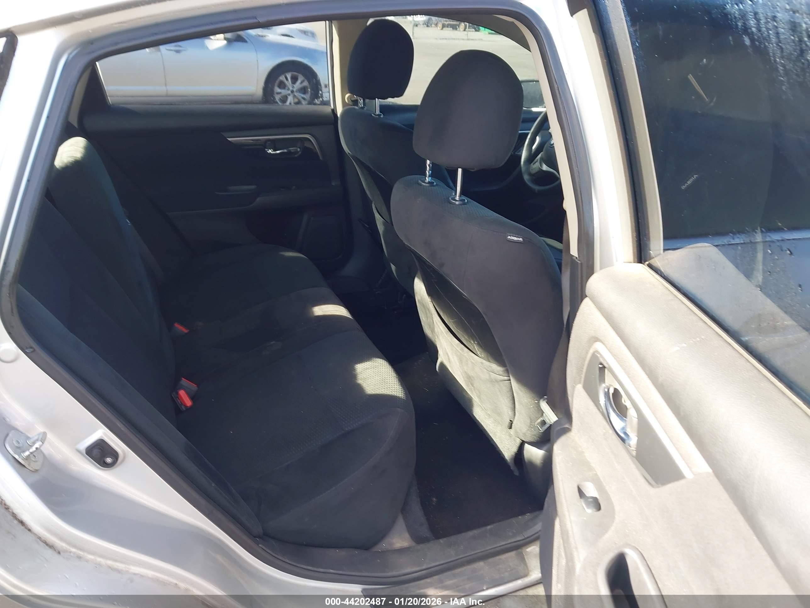 NISSAN ALTIMA image 8