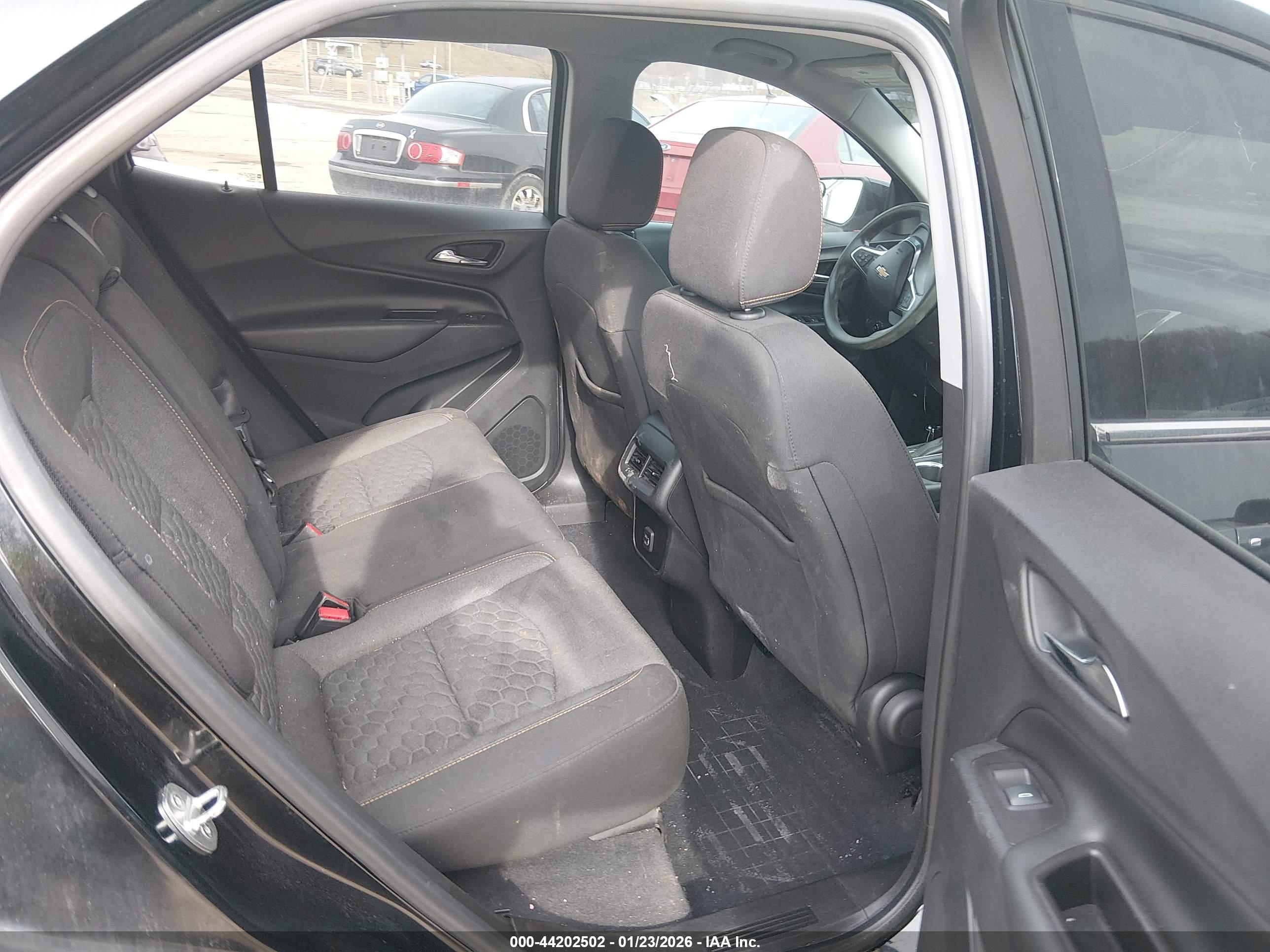 CHEVROLET EQUINOX image 8