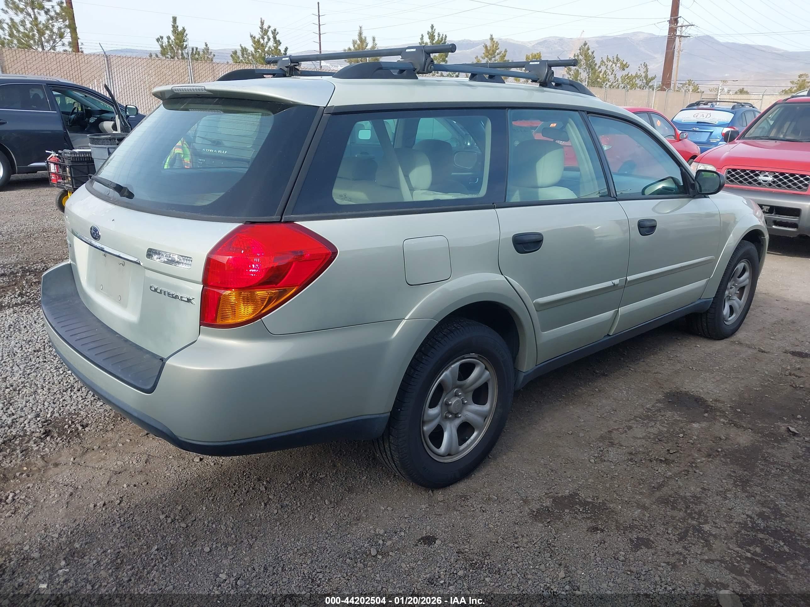 SUBARU OUTBACK image 4