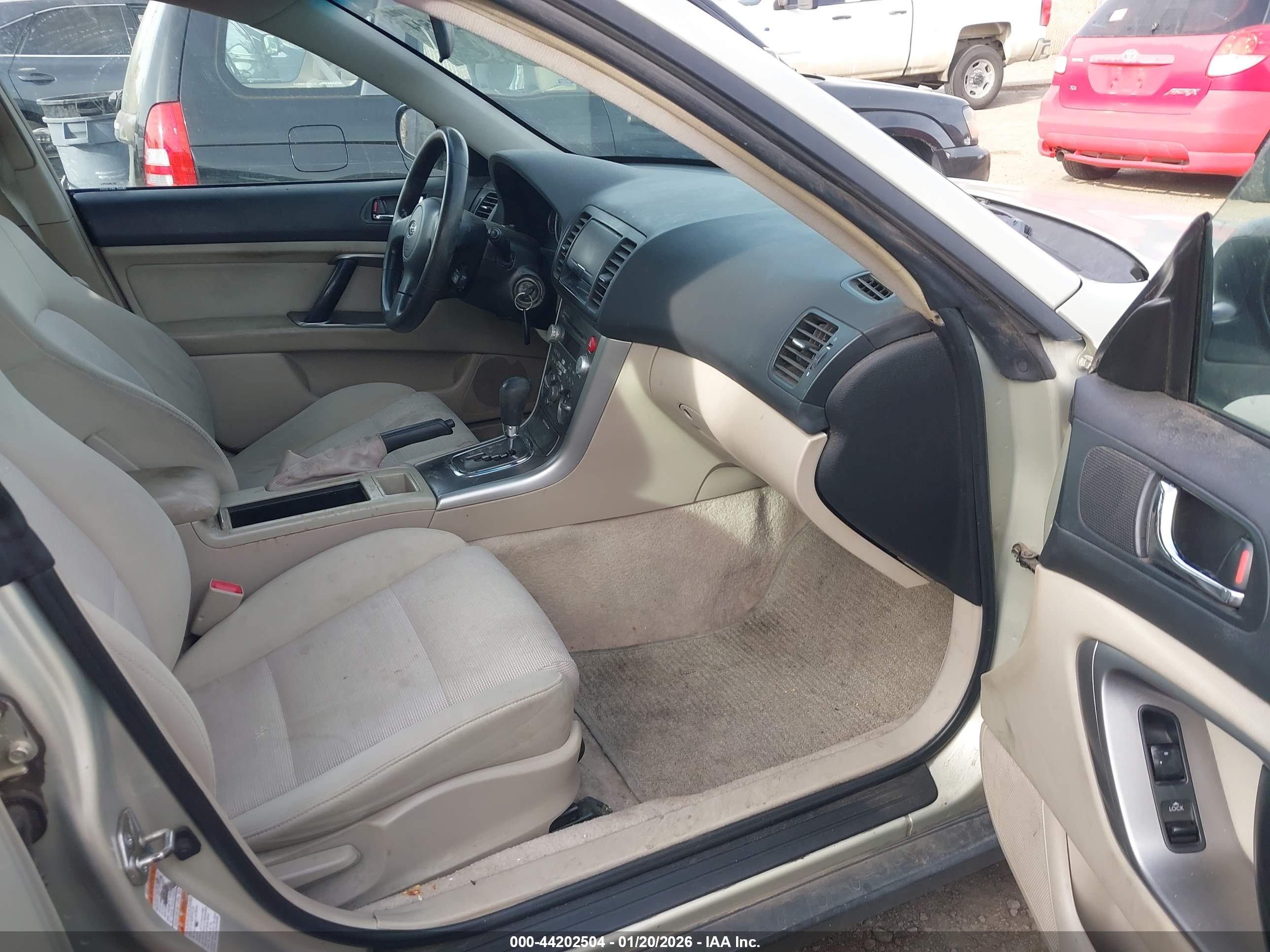 SUBARU OUTBACK image 5