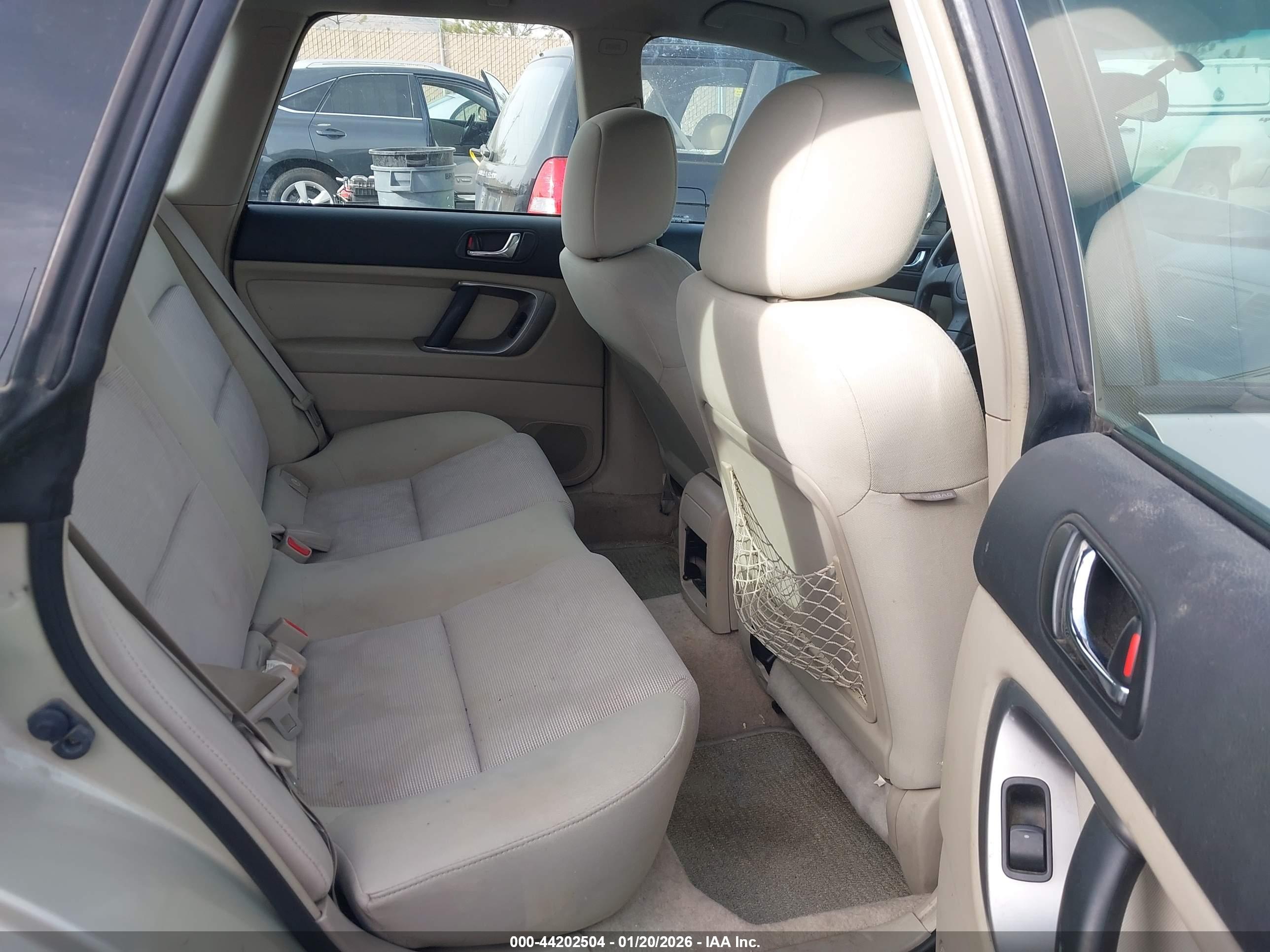 SUBARU OUTBACK image 8