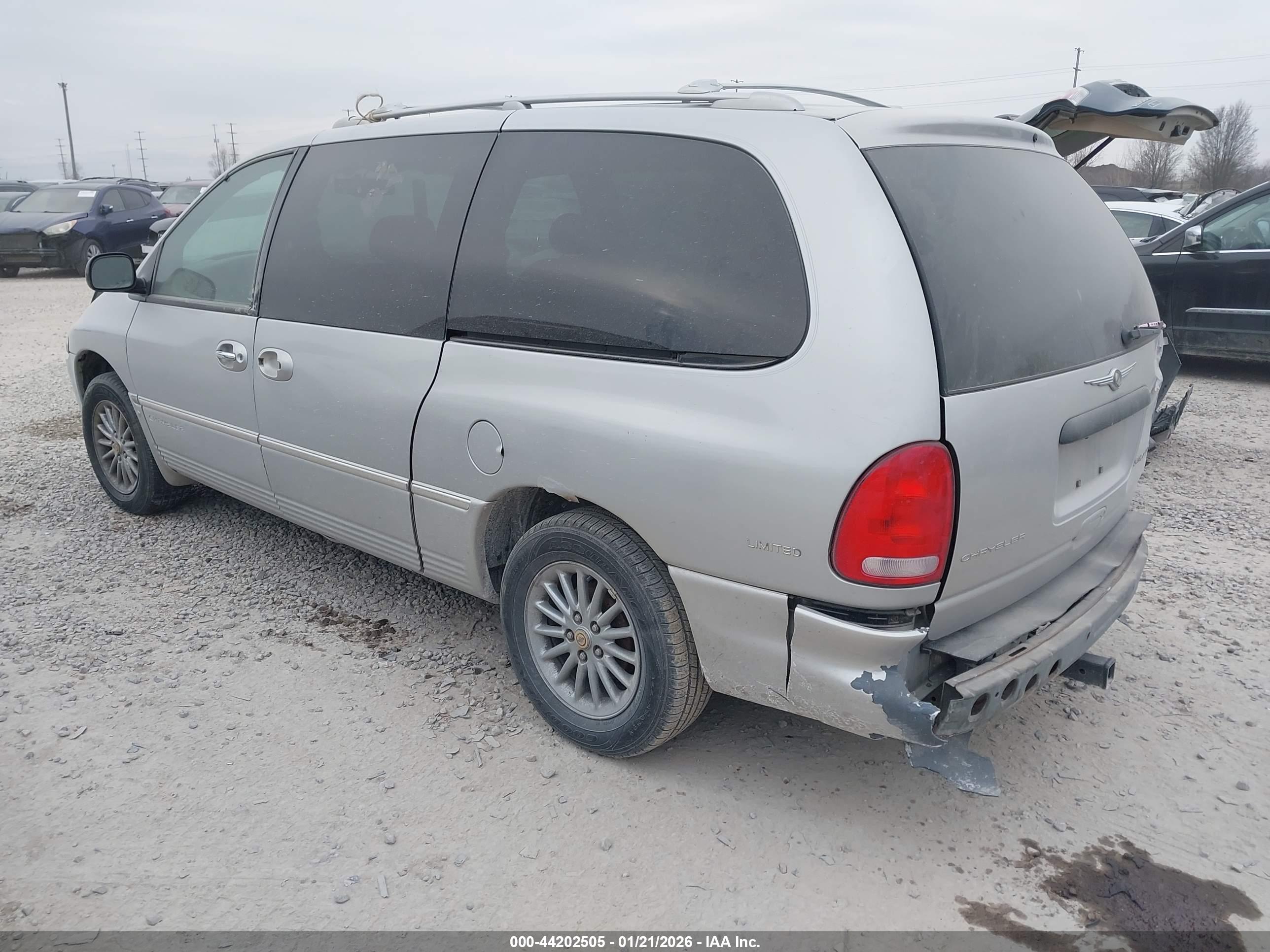 CHRYSLER TOWN image 3