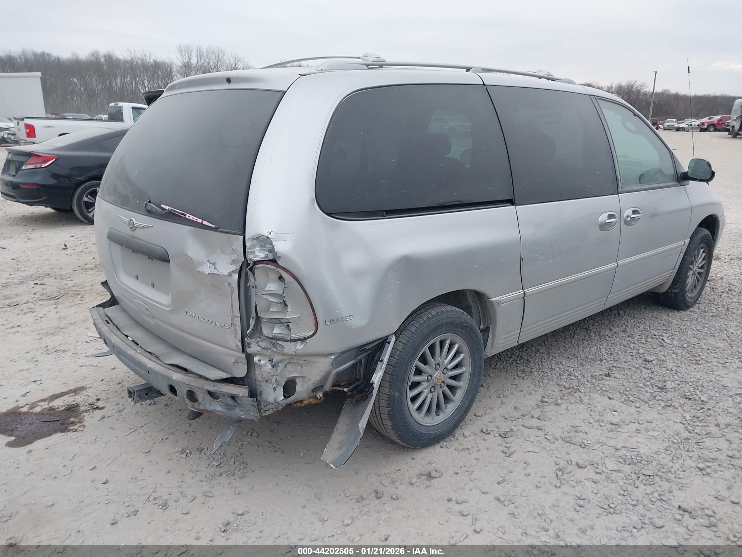 CHRYSLER TOWN image 4