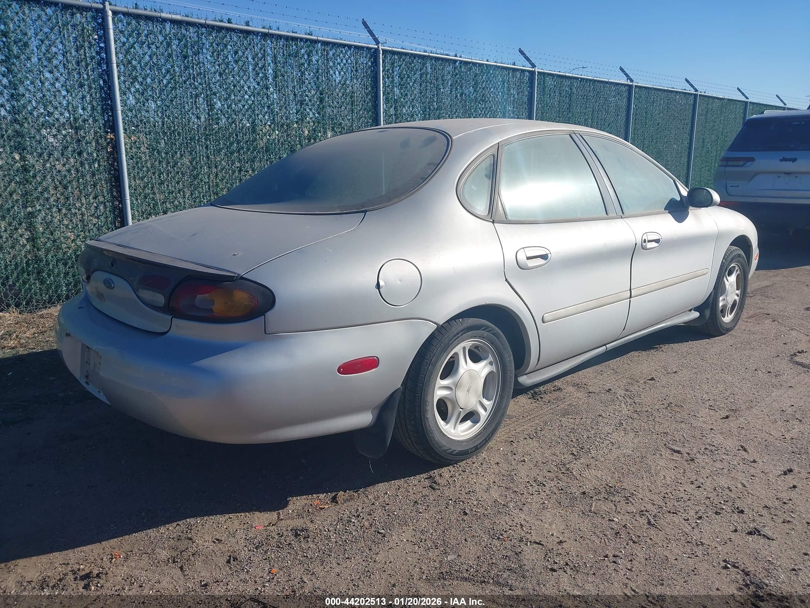 FORD TAURUS image 4