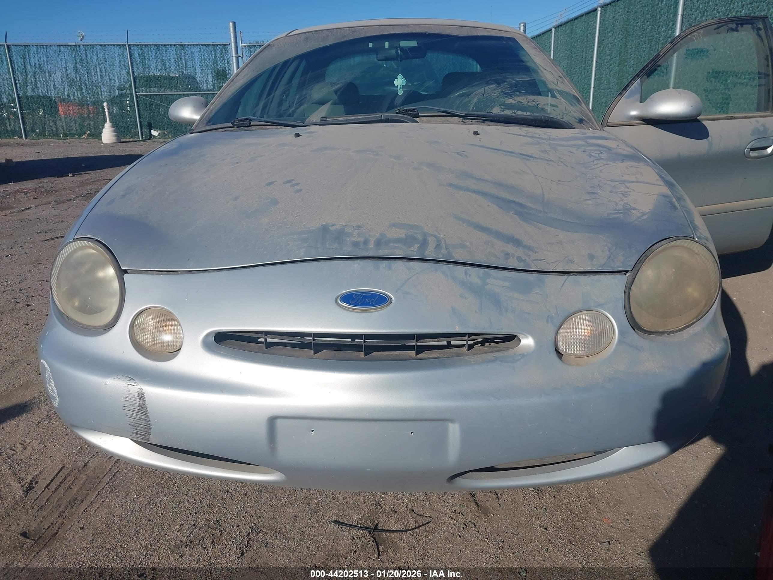 FORD TAURUS image 6