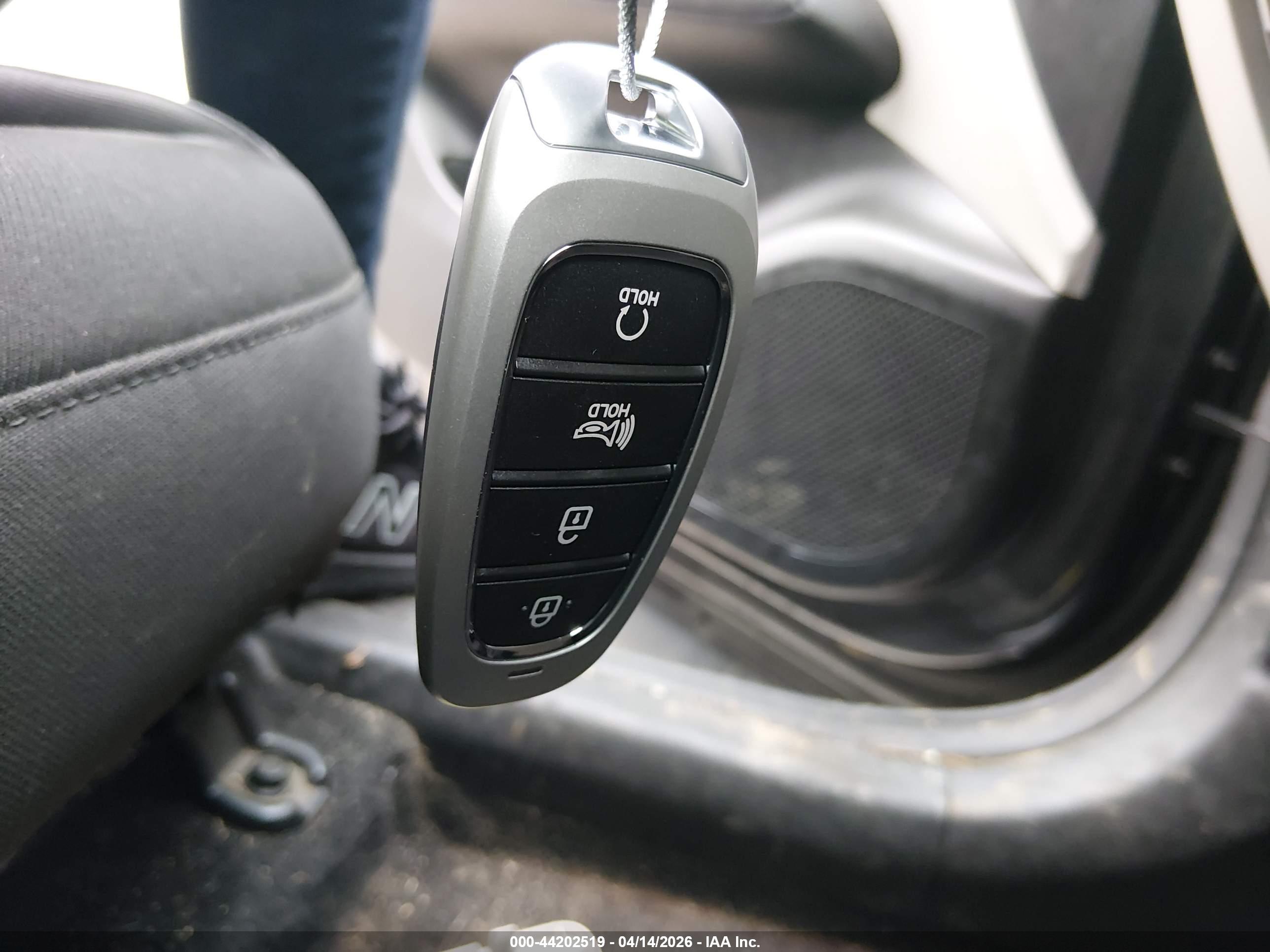 HYUNDAI TUCSON image 11