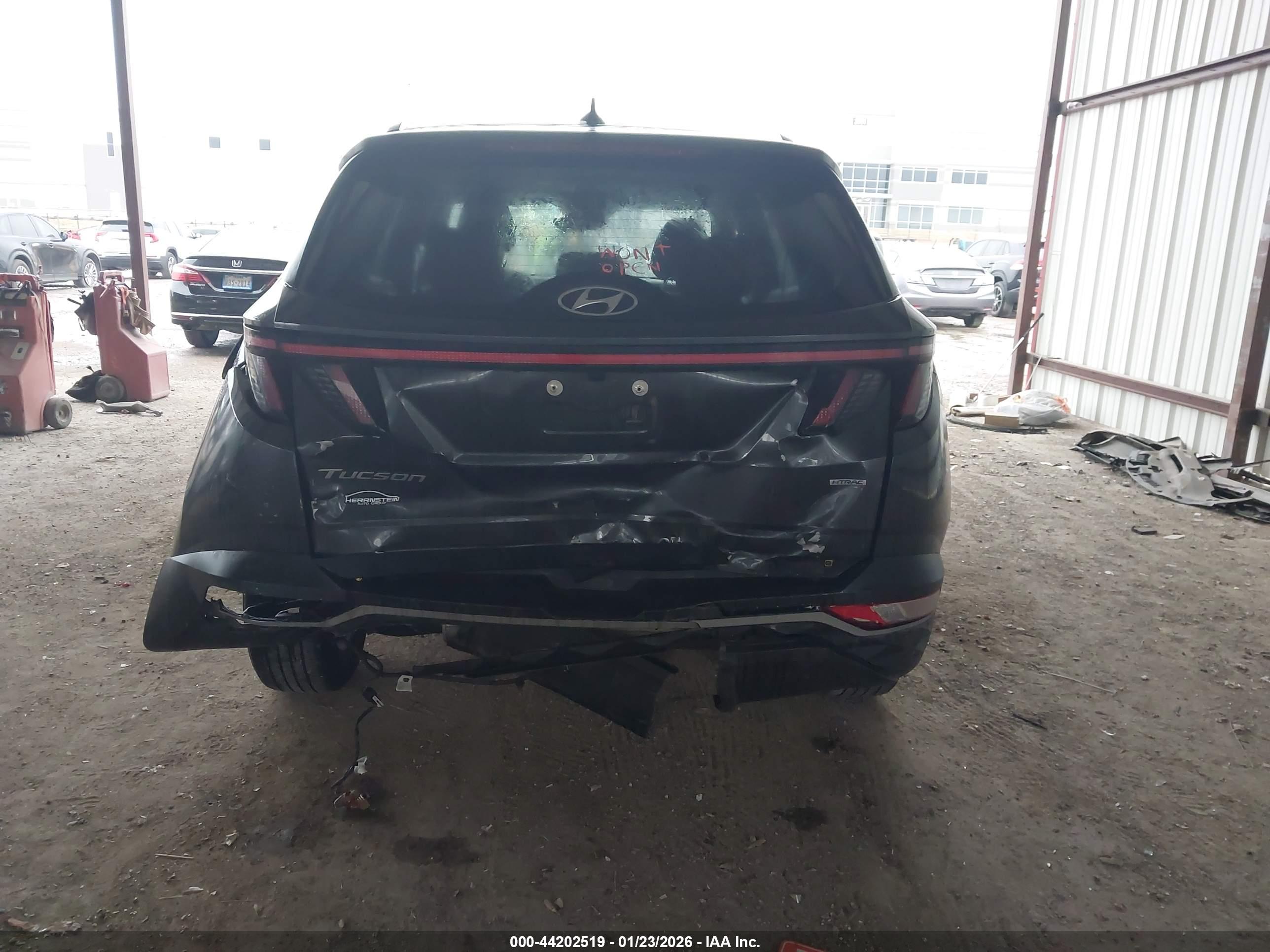 HYUNDAI TUCSON image 6