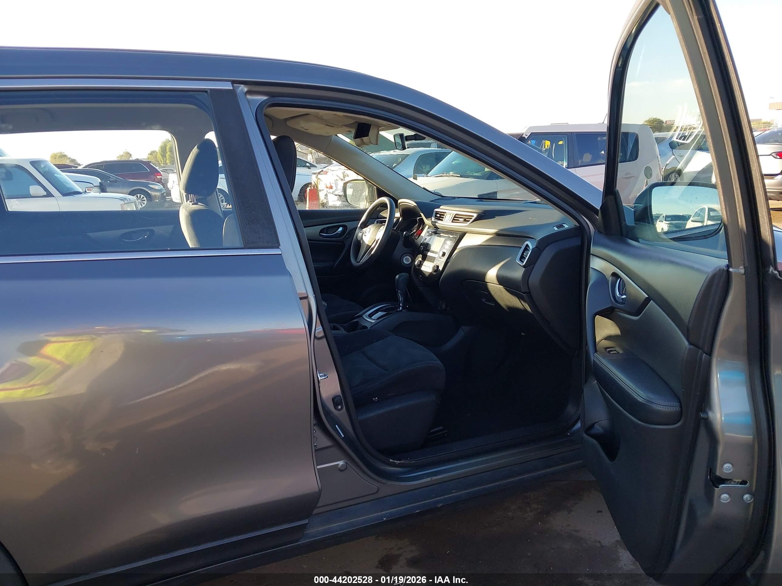 NISSAN ROGUE image 5