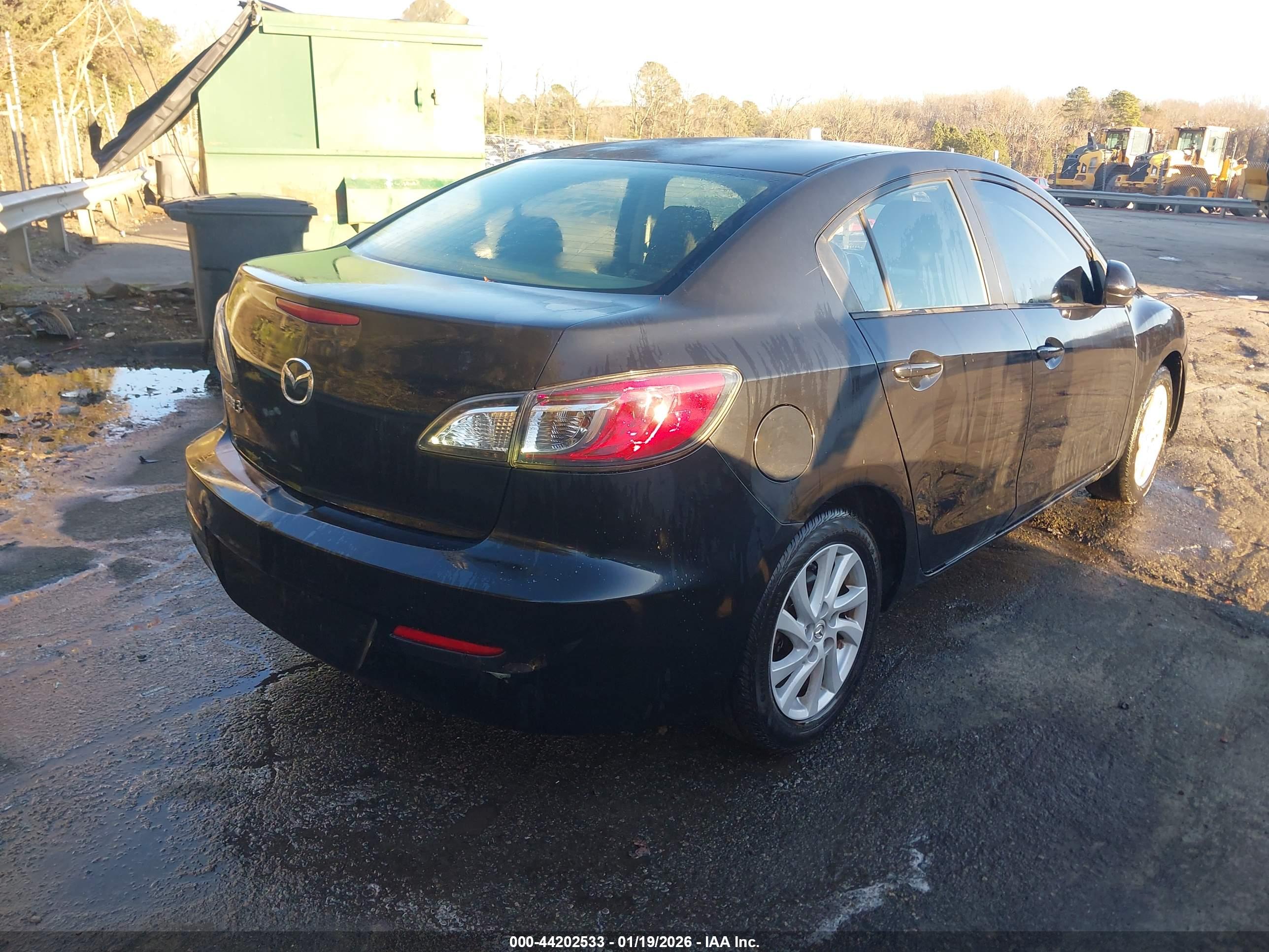 MAZDA MAZDA3 image 4