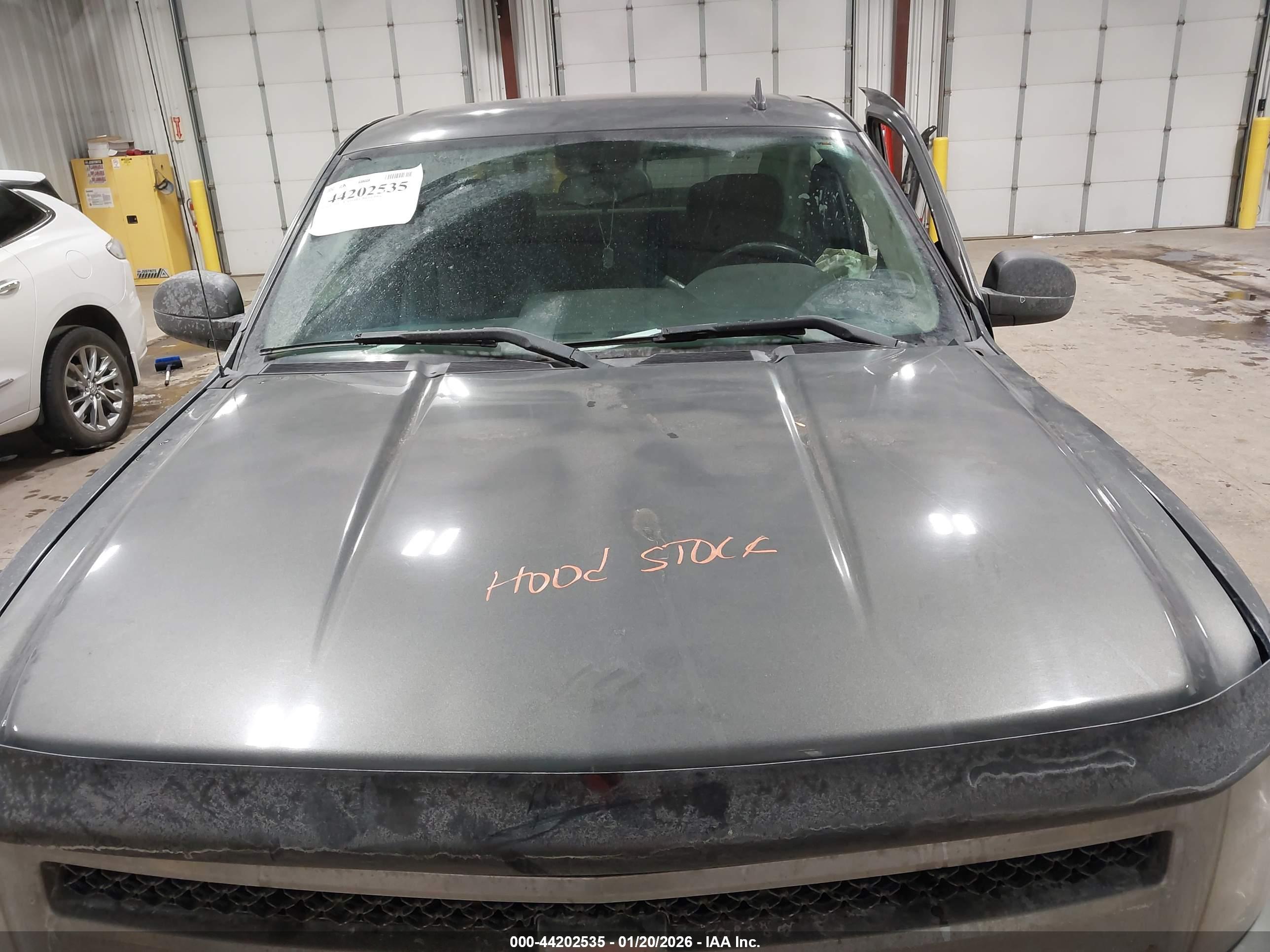 CHEVROLET SILVERADO image 10