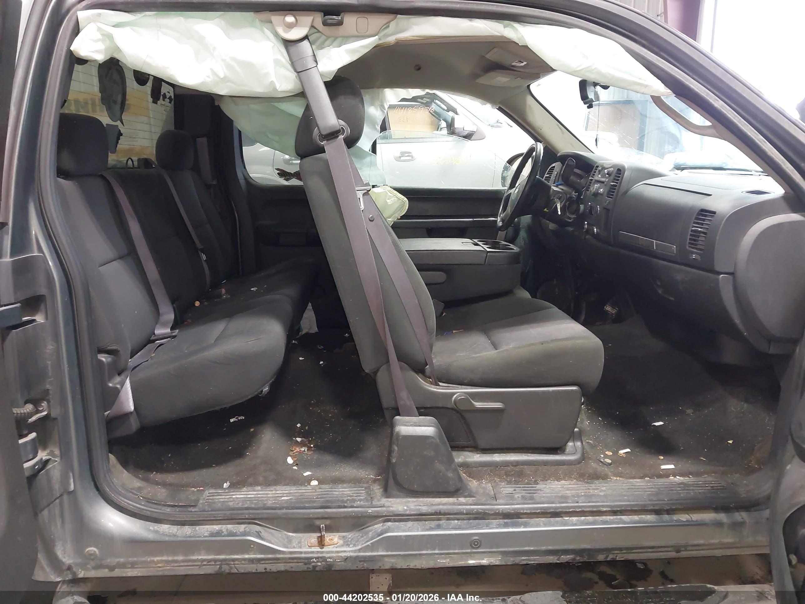 CHEVROLET SILVERADO image 8