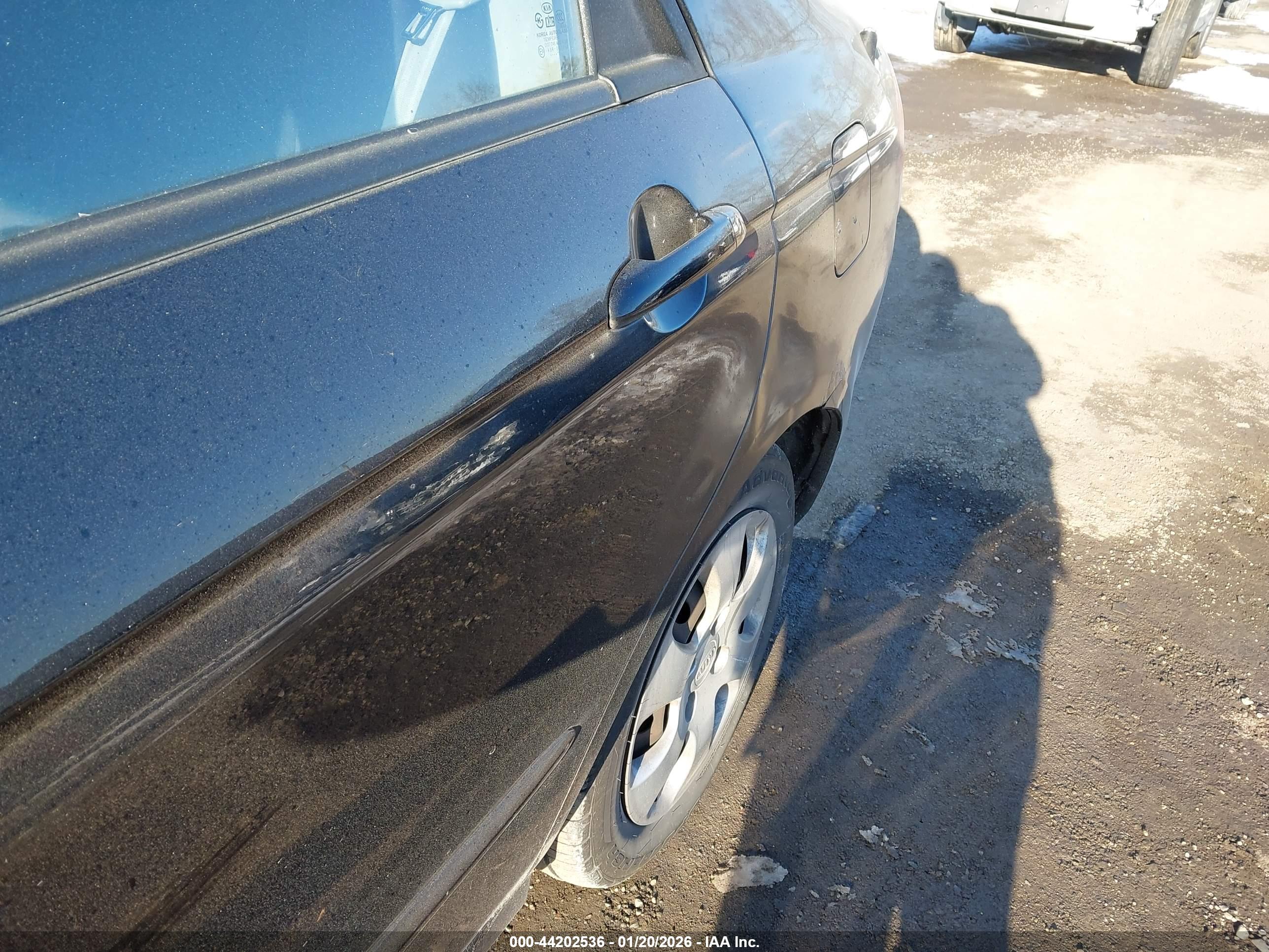 KIA SPECTRA image 6