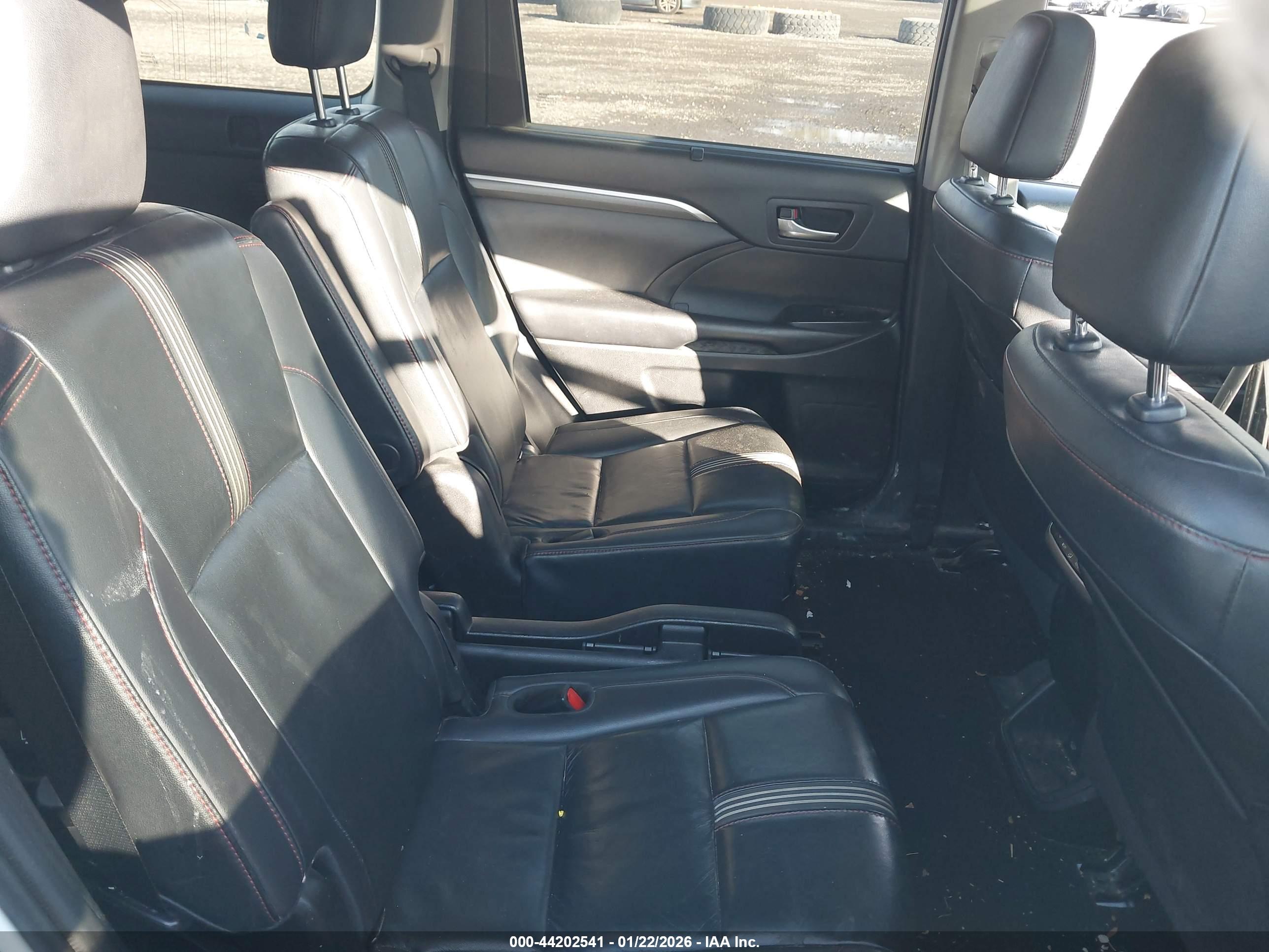 TOYOTA HIGHLANDER image 8