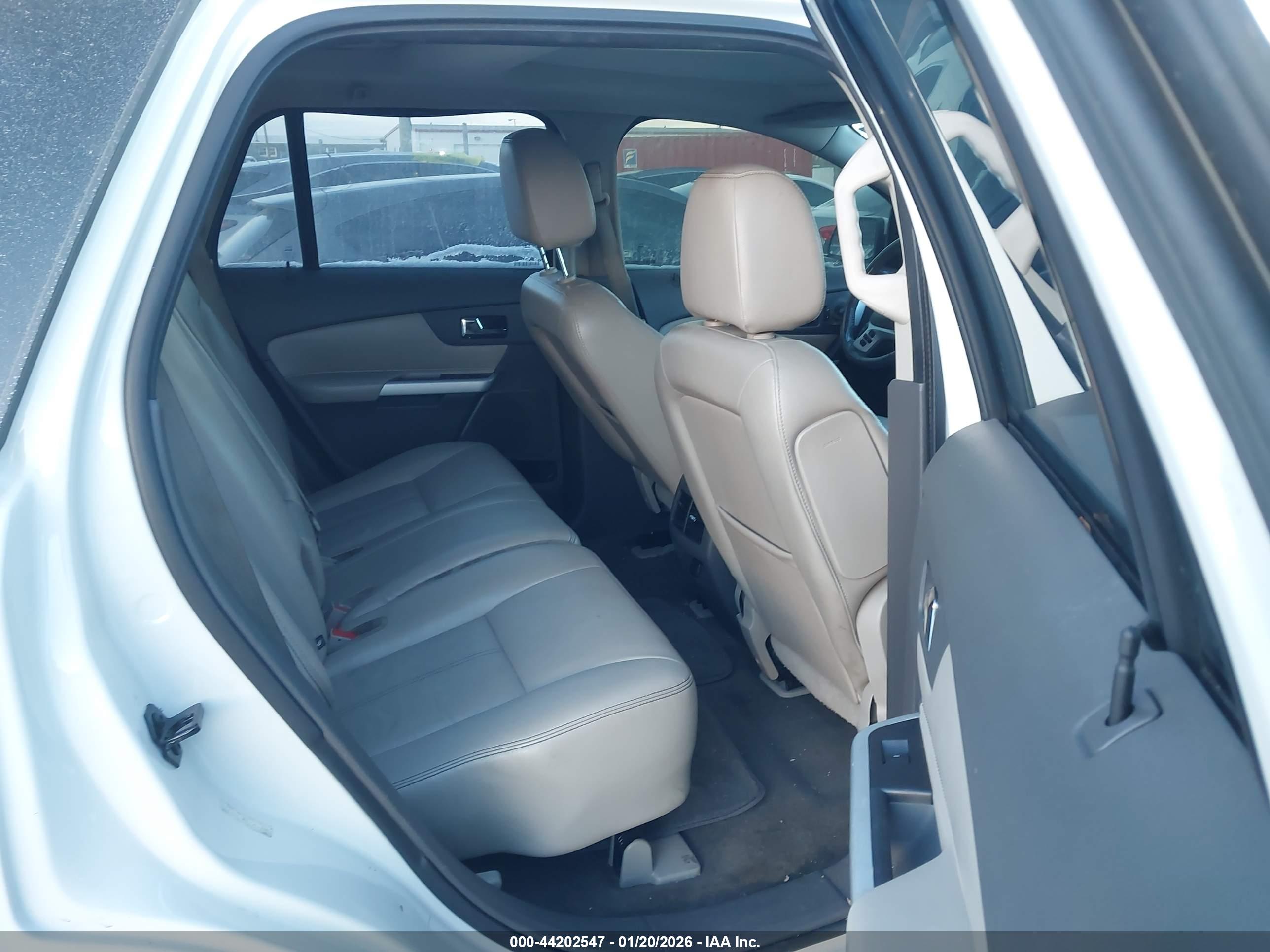 FORD EDGE image 8