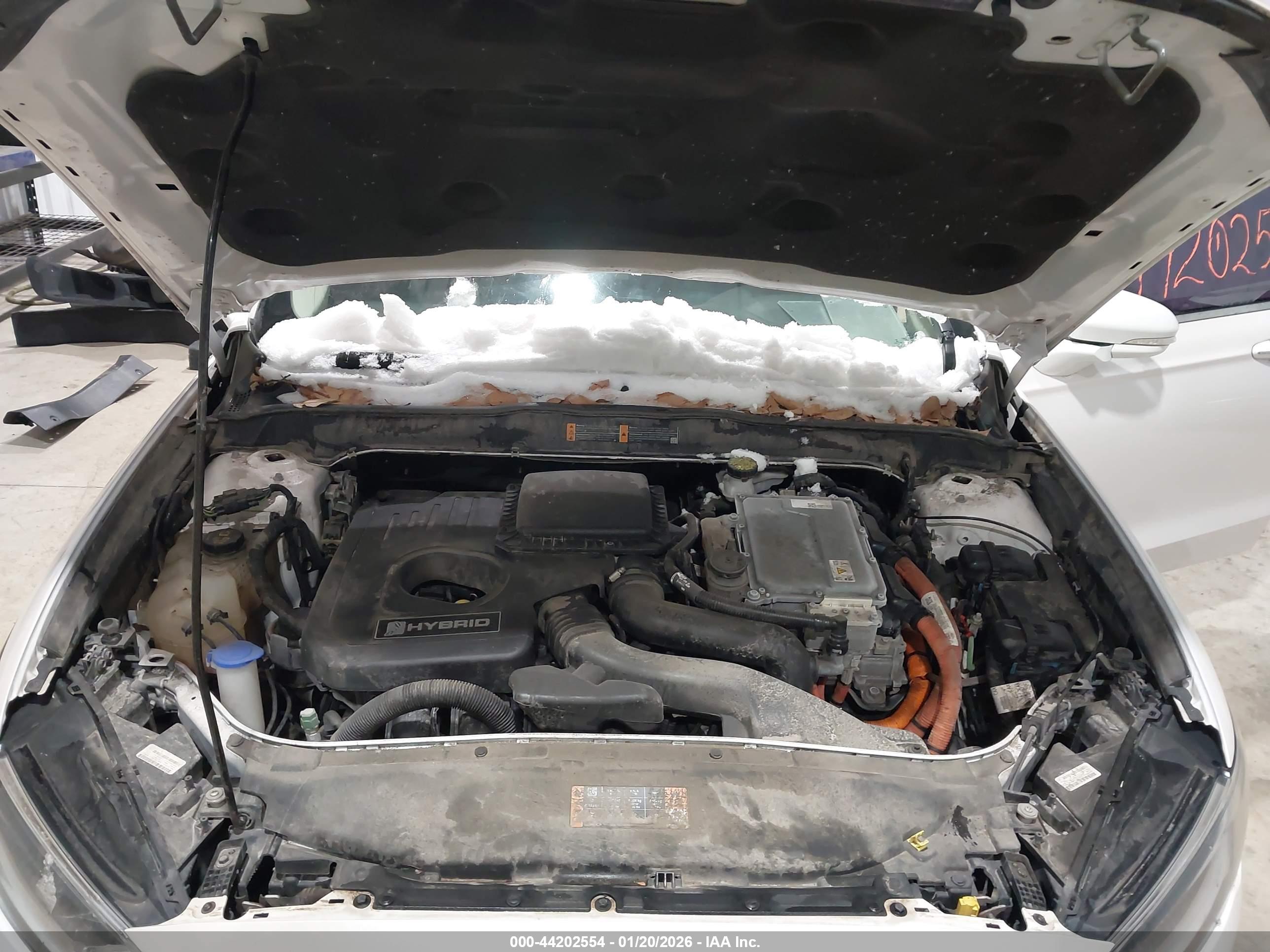 FORD FUSION image 10