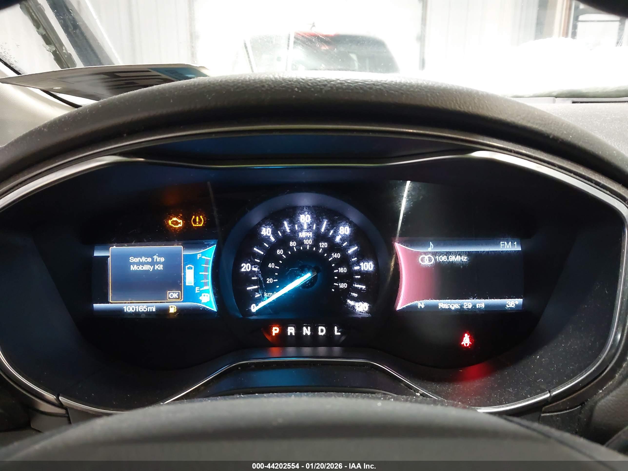 FORD FUSION image 7