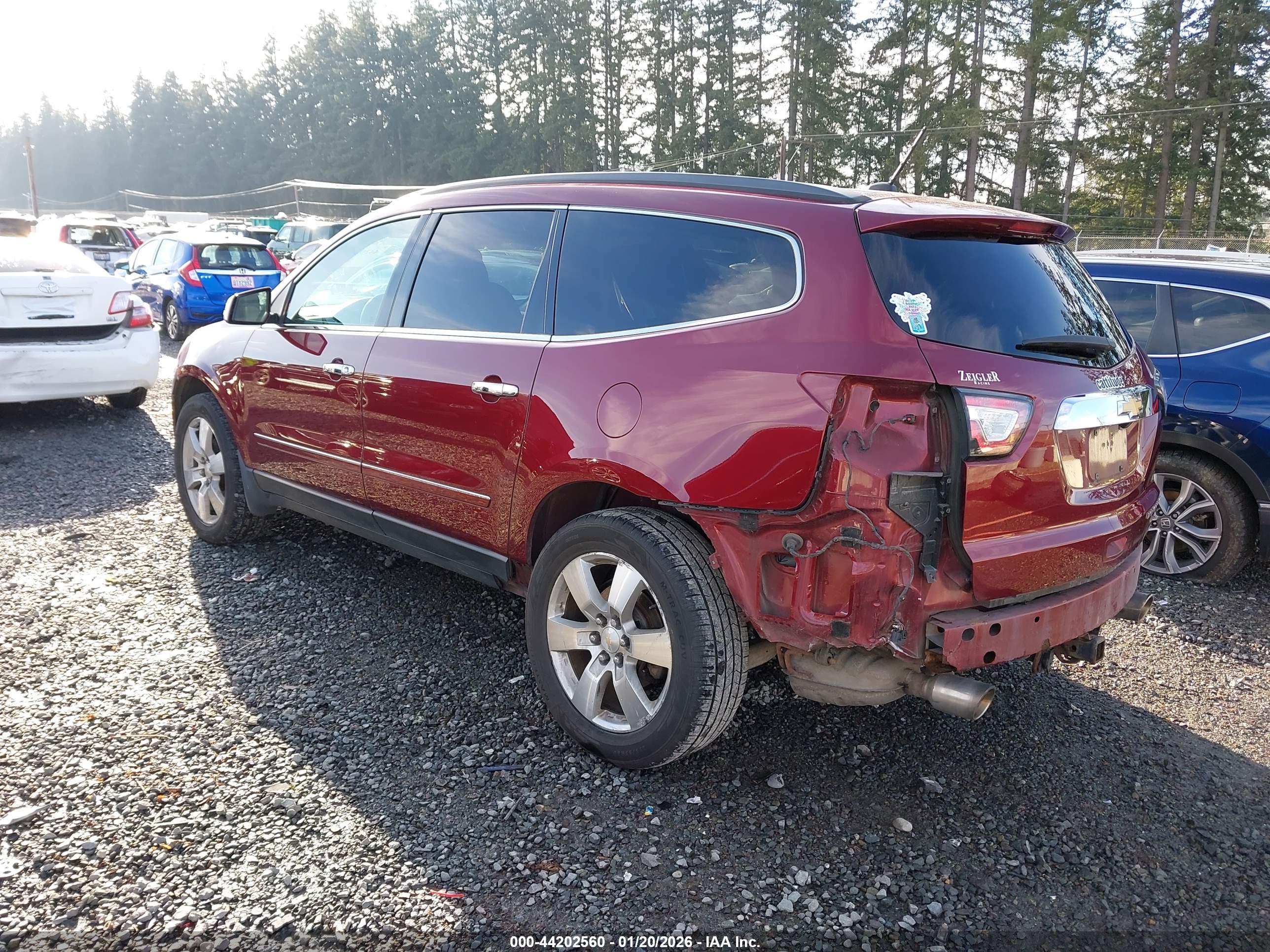 CHEVROLET TRAVERSE image 3