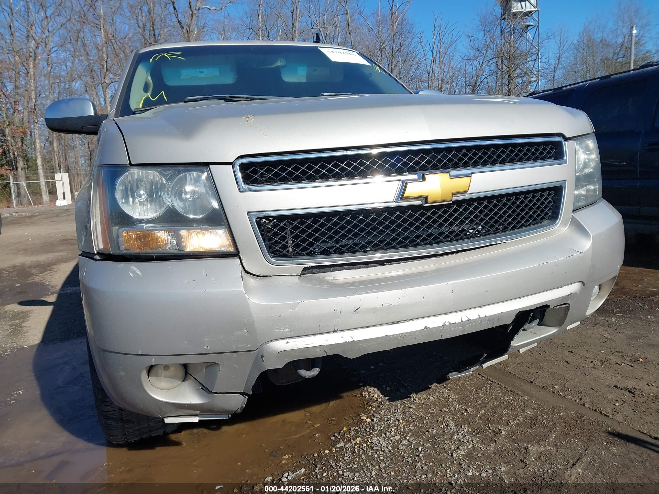 CHEVROLET TAHOE image 6