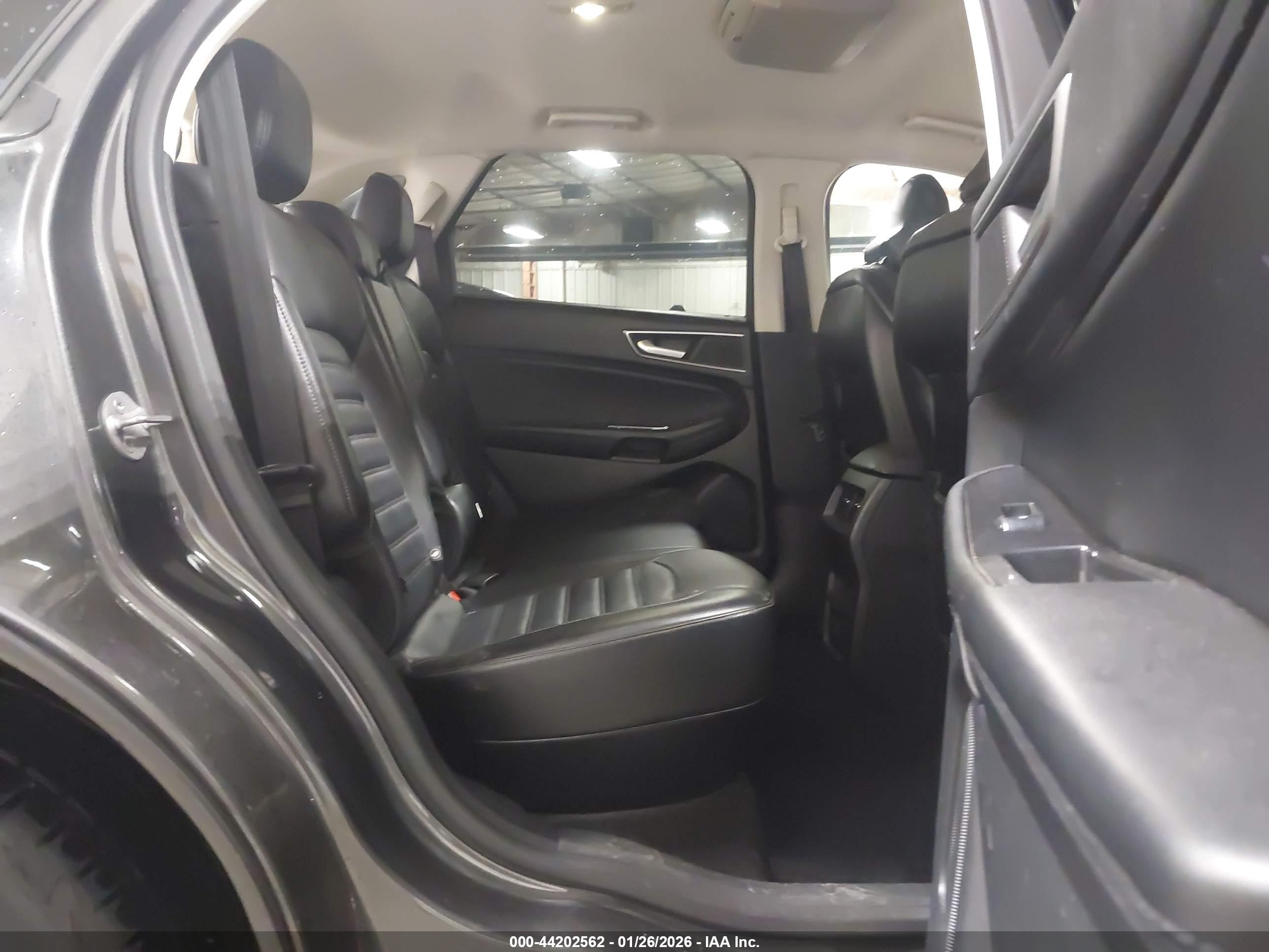 FORD EDGE image 8