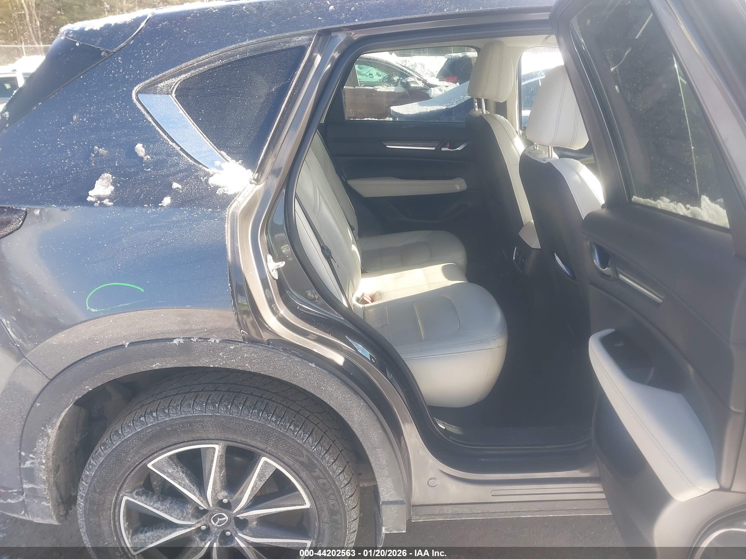 MAZDA CX-5 image 8