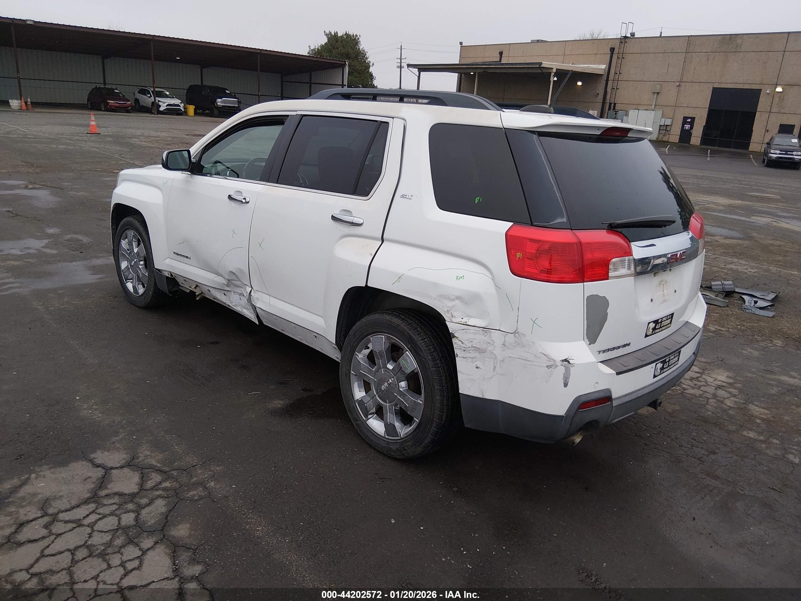 GMC TERRAIN image 3