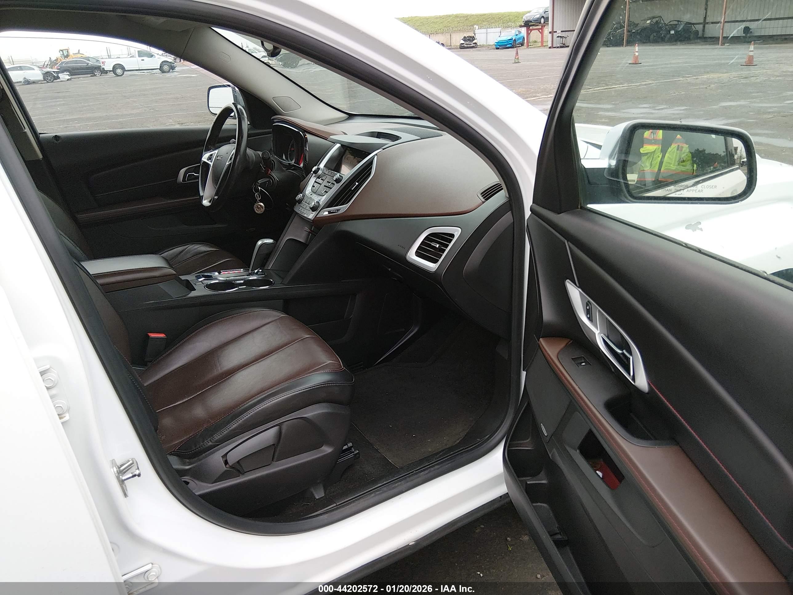 GMC TERRAIN image 5