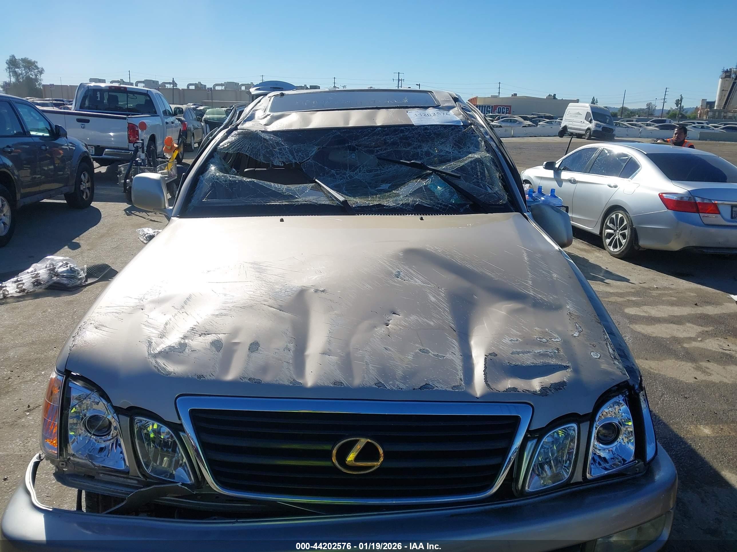 LEXUS LX image 6