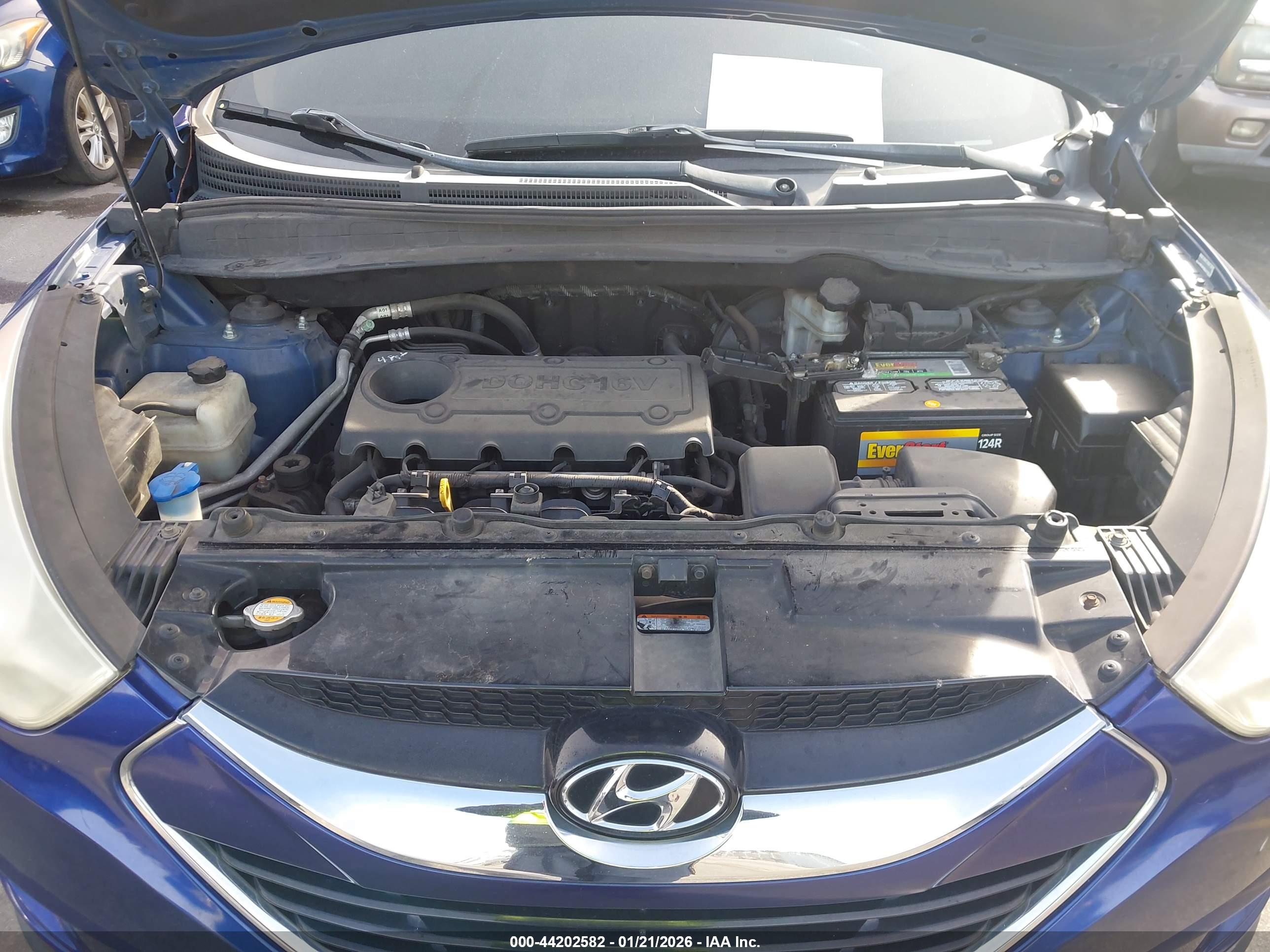 HYUNDAI TUCSON image 10