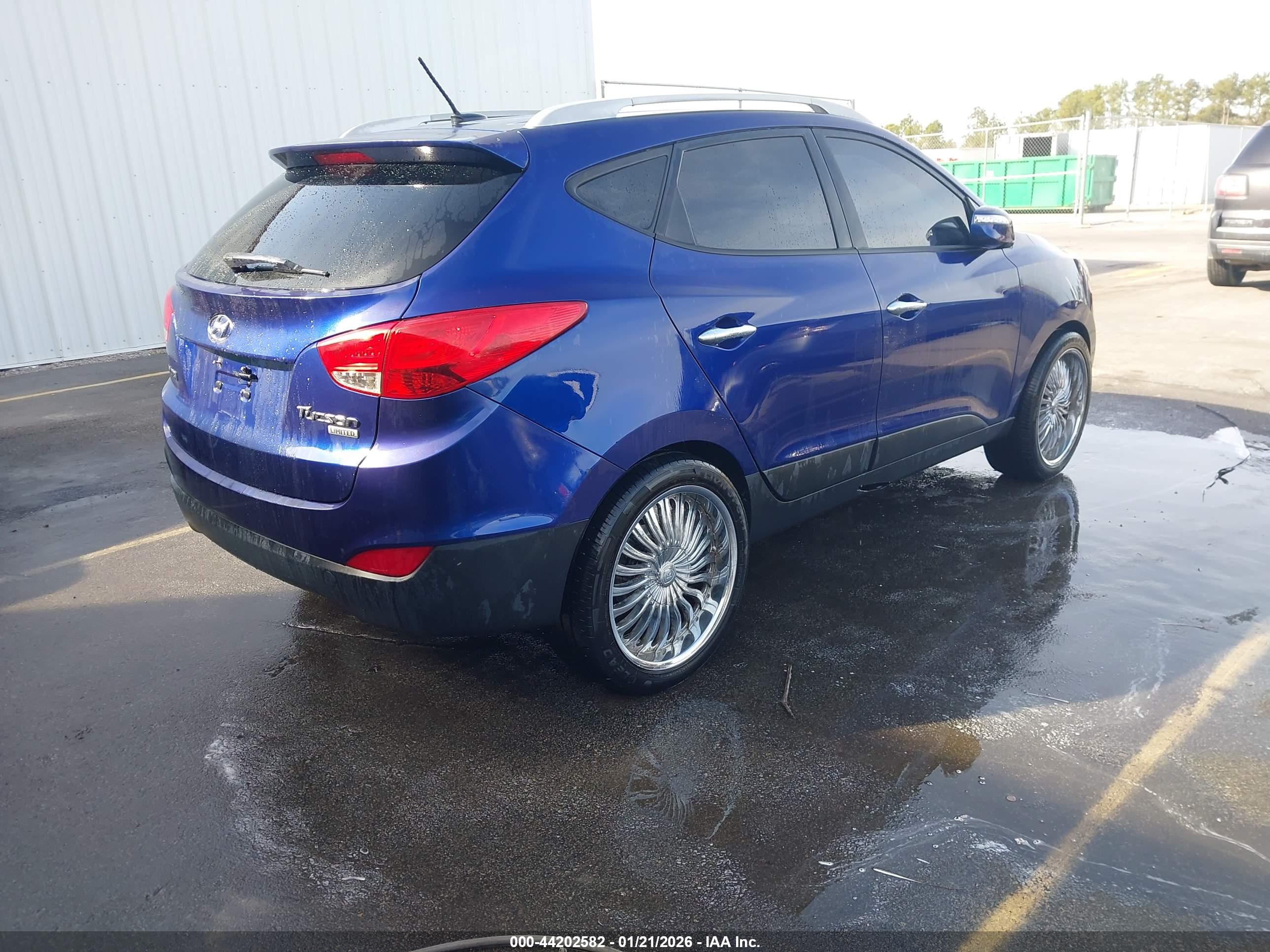 HYUNDAI TUCSON image 4