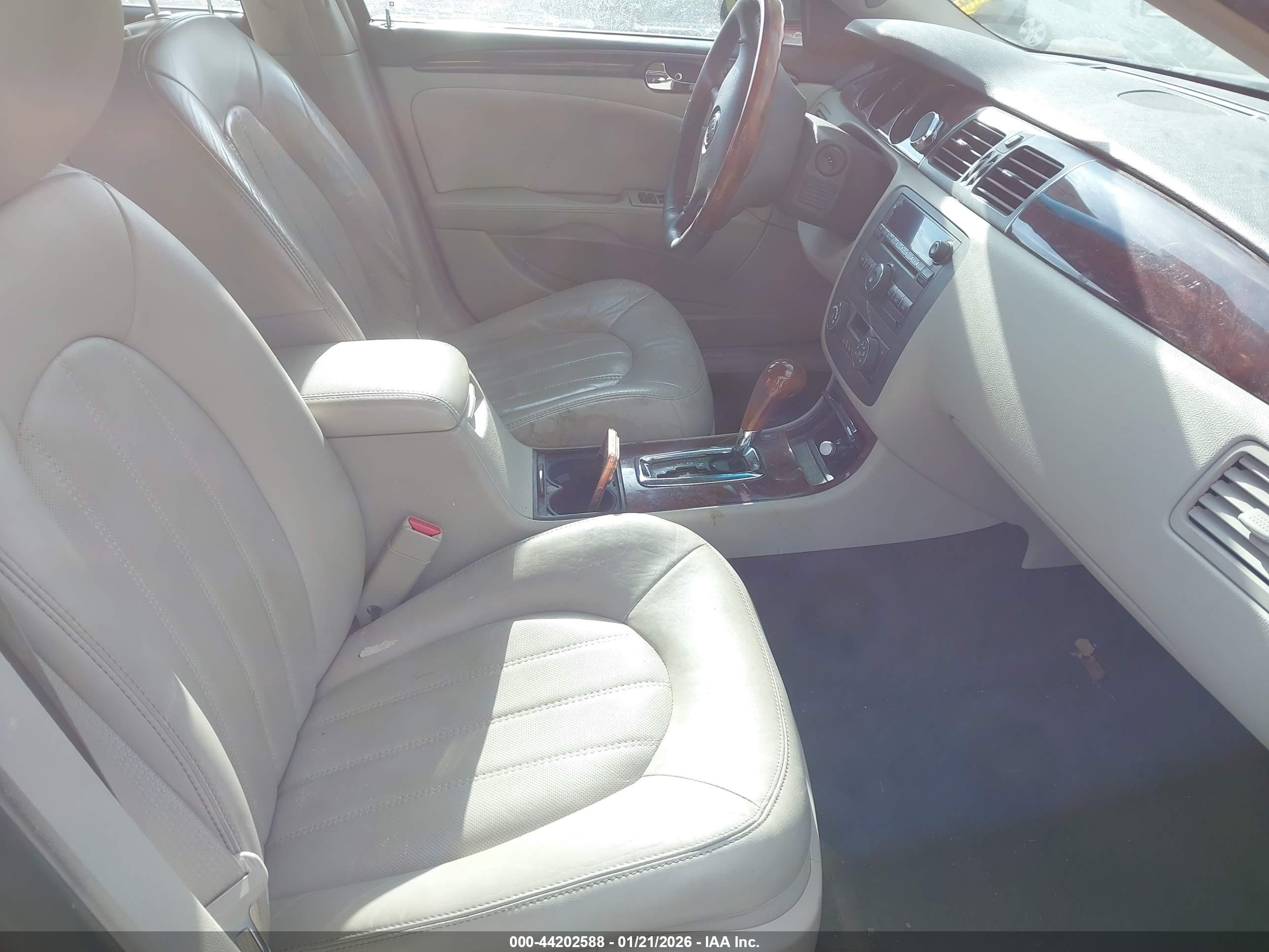 BUICK LUCERNE image 5