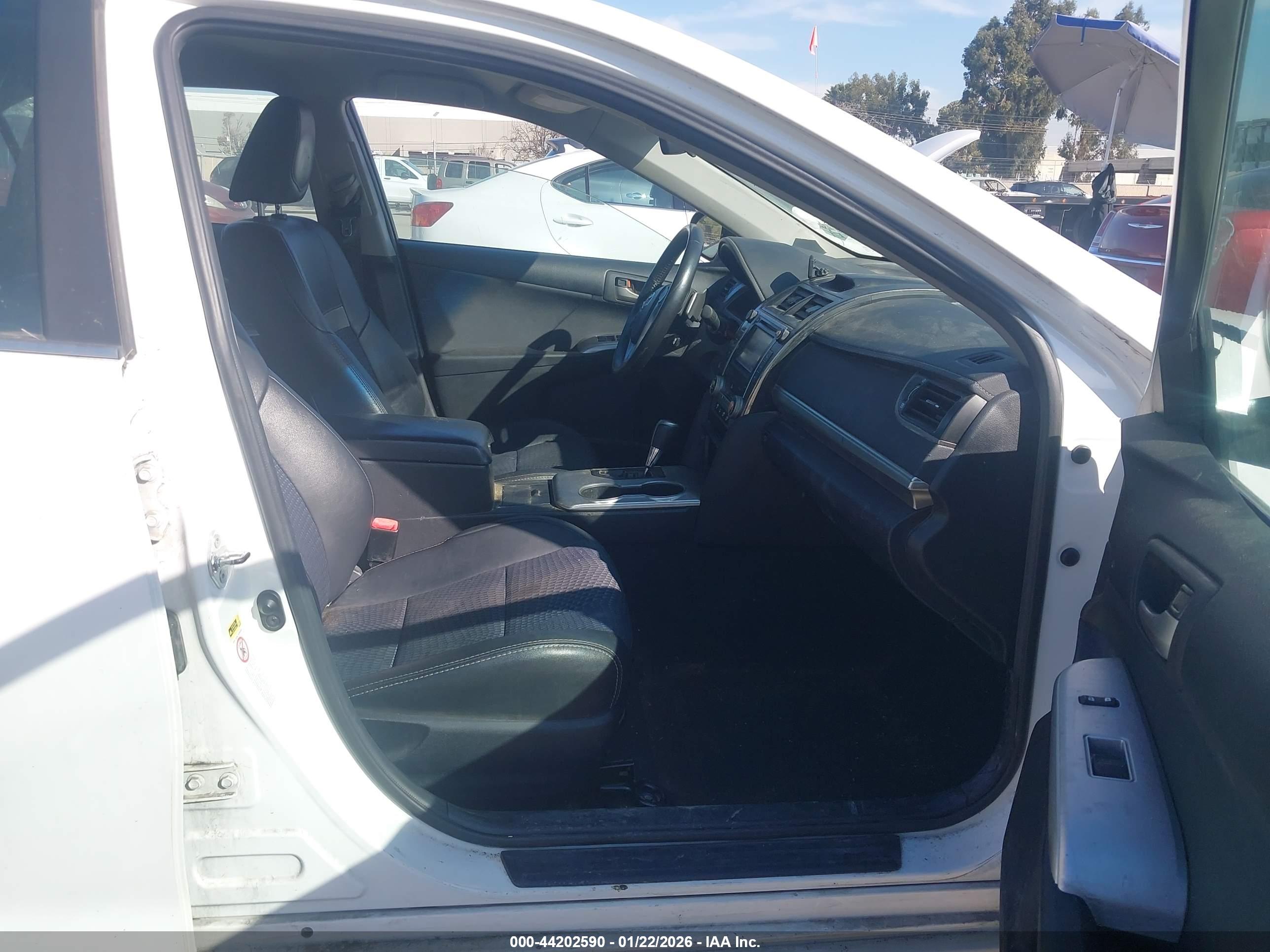 TOYOTA CAMRY image 5