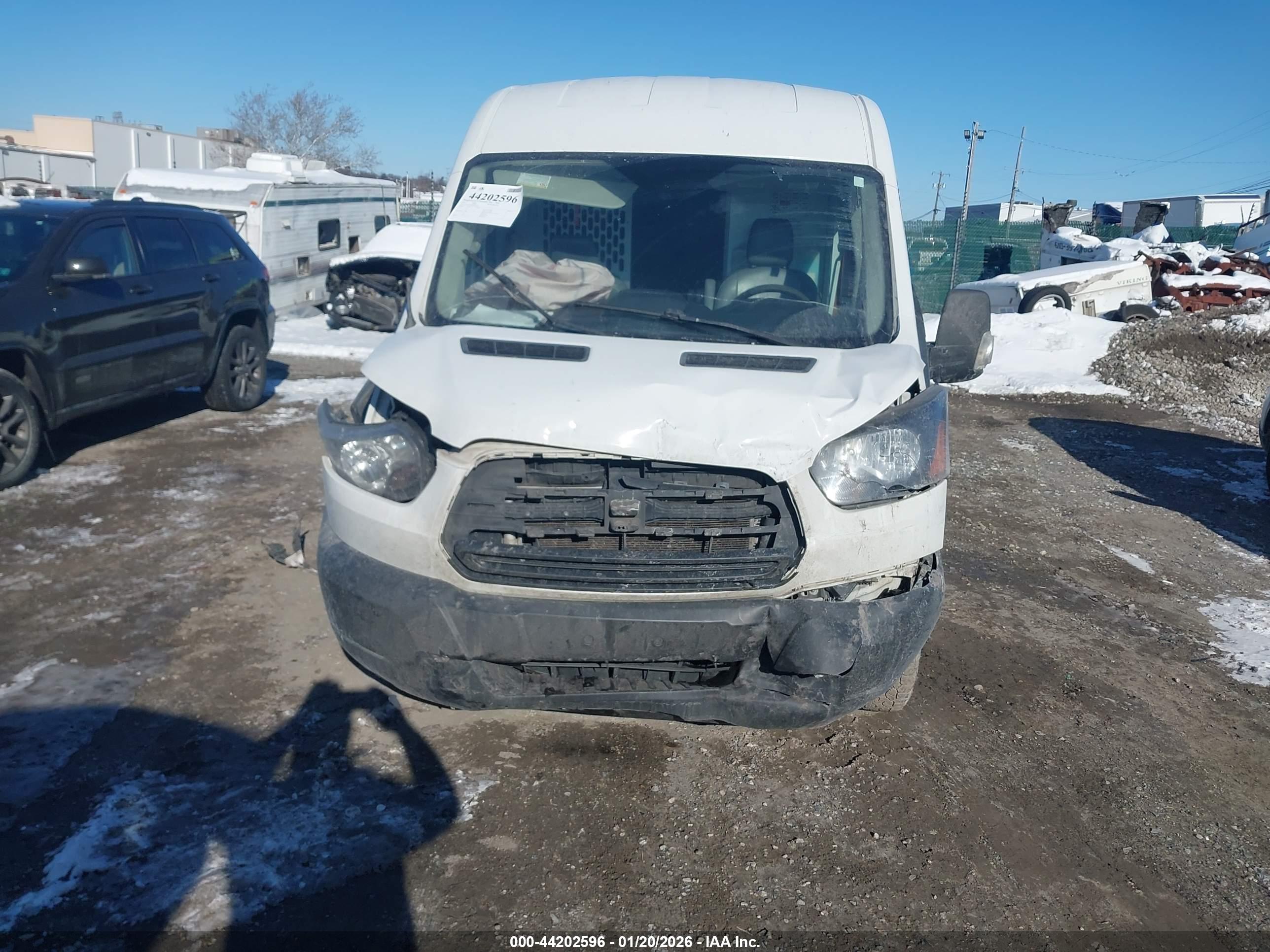 FORD TRANSIT-150 image 10