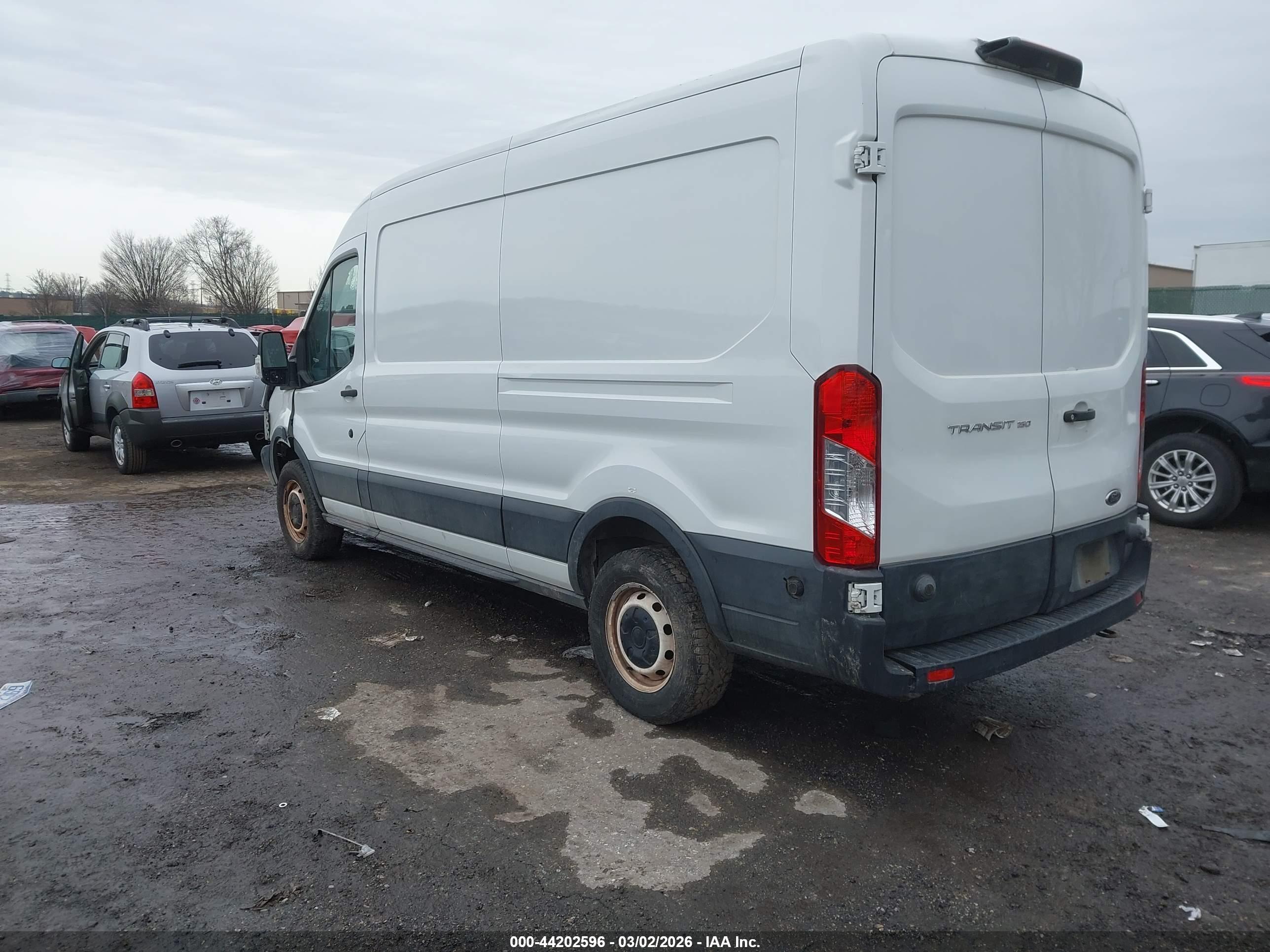 FORD TRANSIT-150 image 3