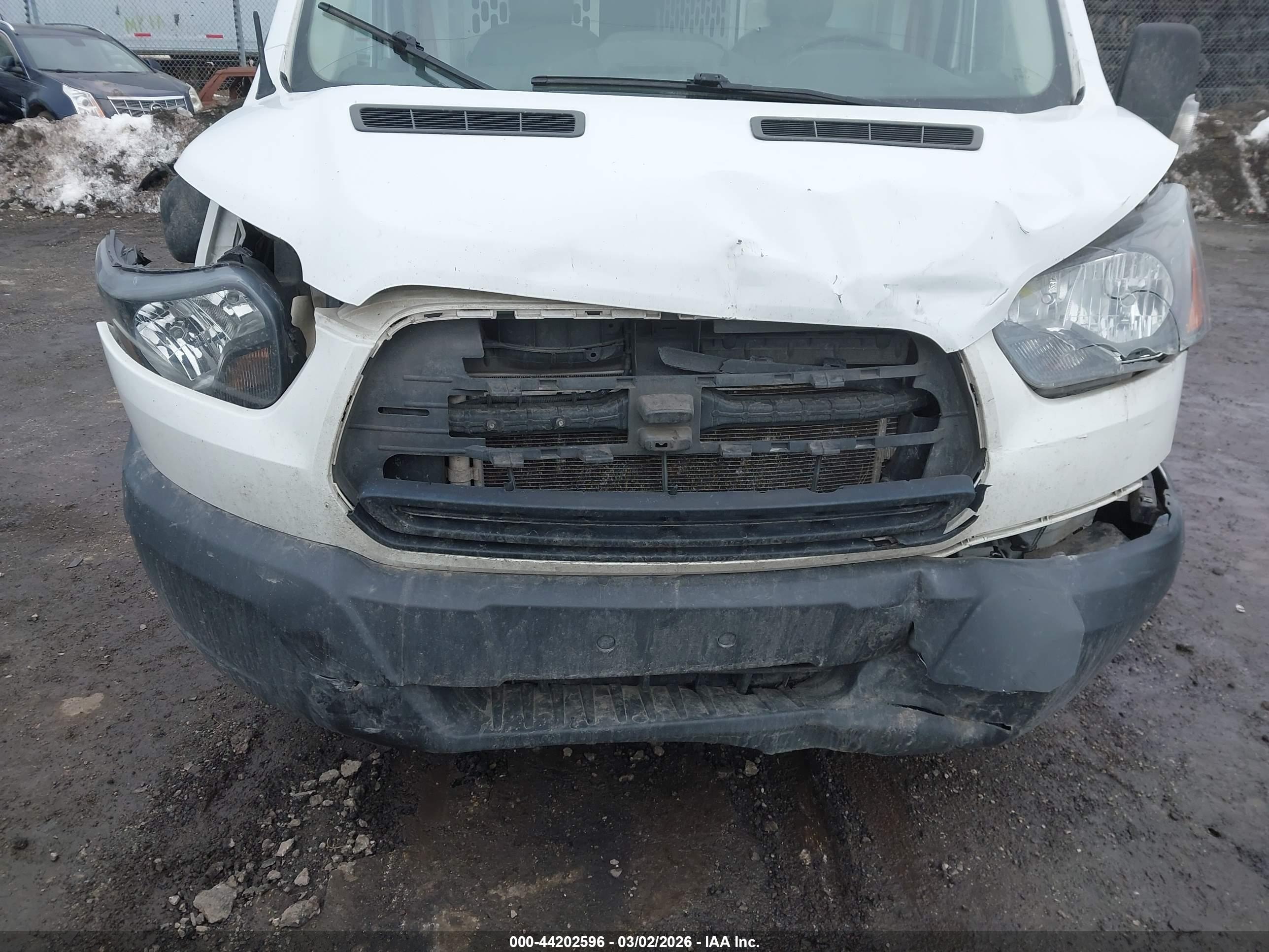 FORD TRANSIT-150 image 6