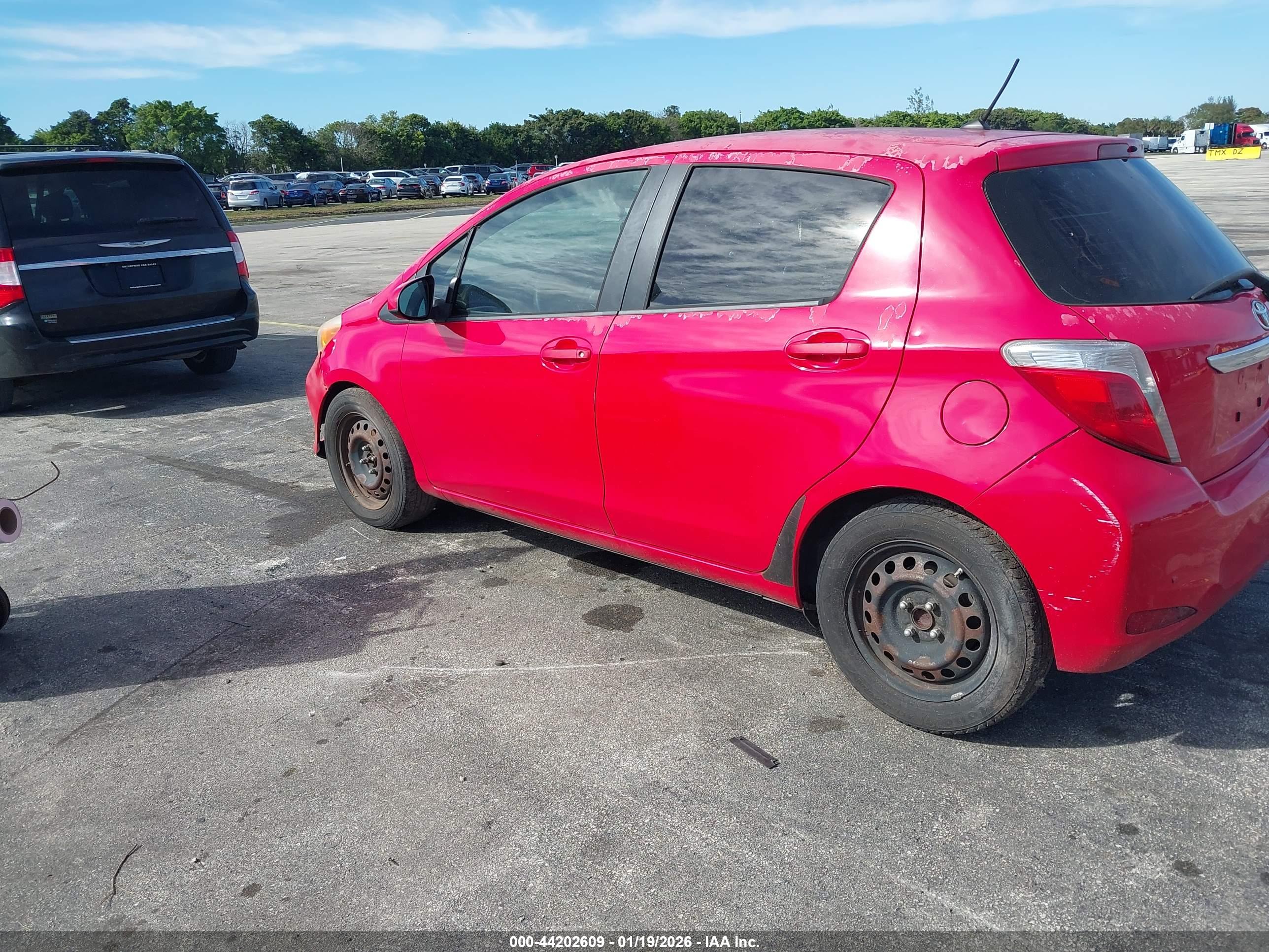 TOYOTA YARIS image 3