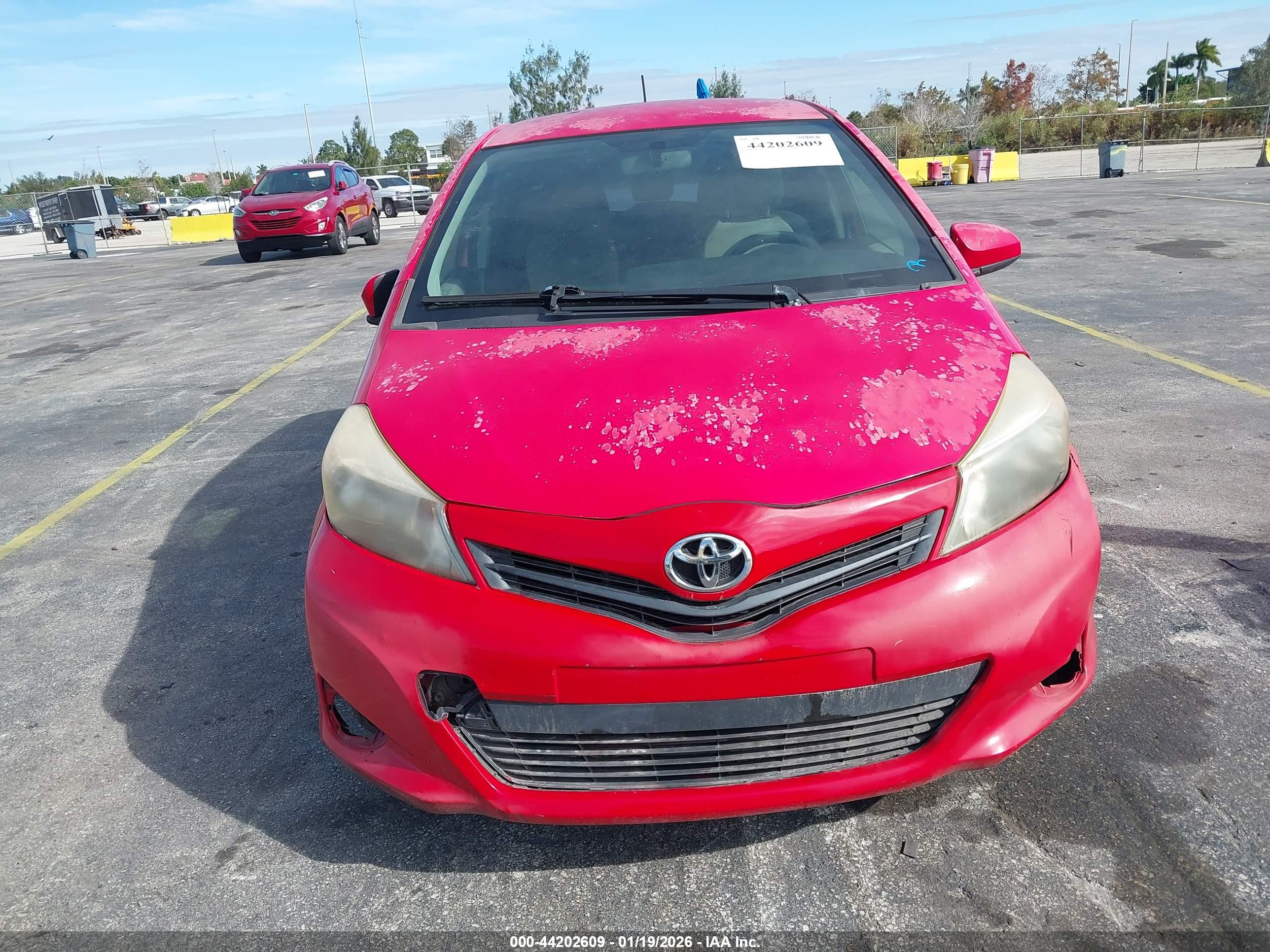 TOYOTA YARIS image 6