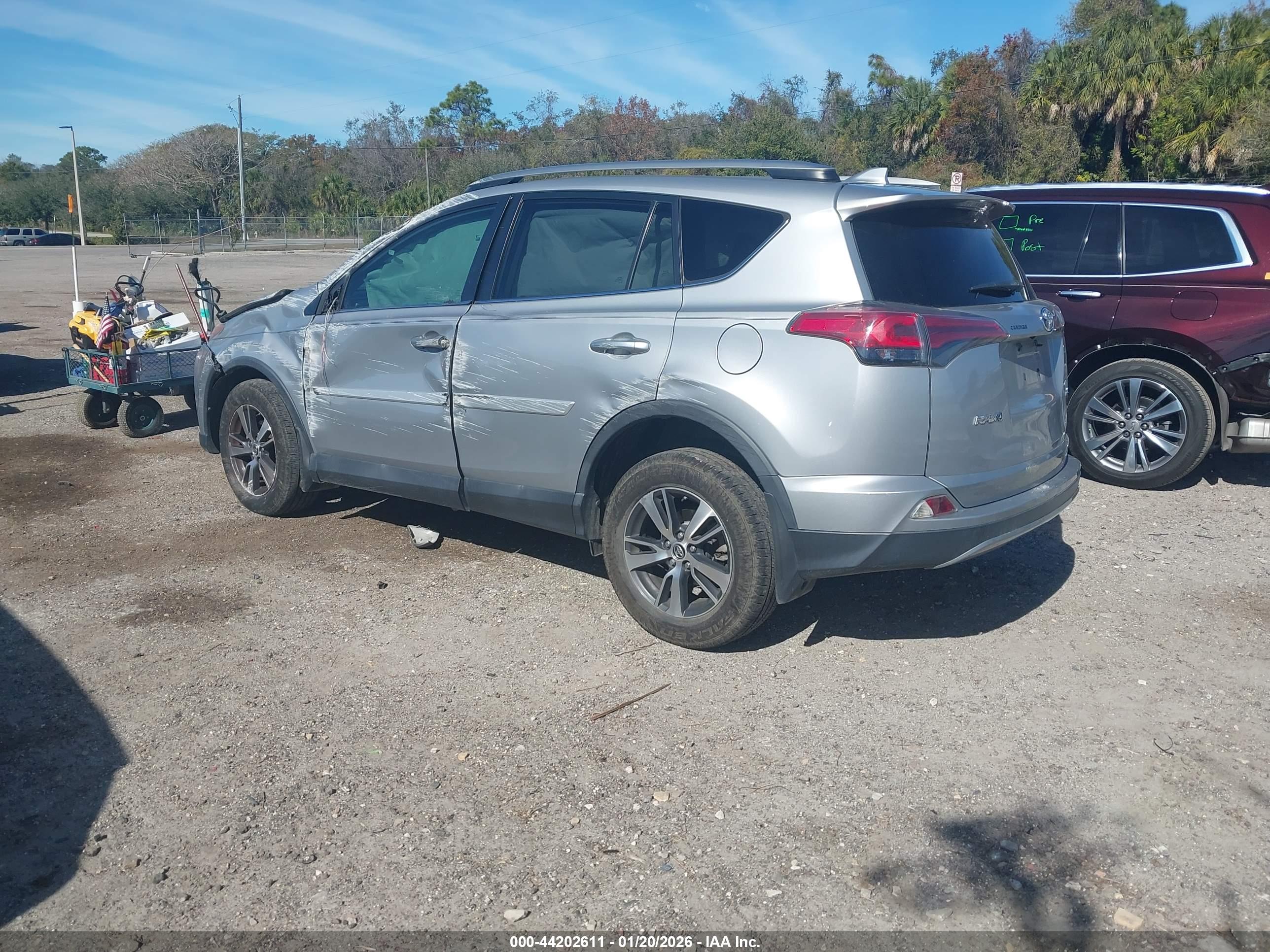 TOYOTA RAV4 image 6