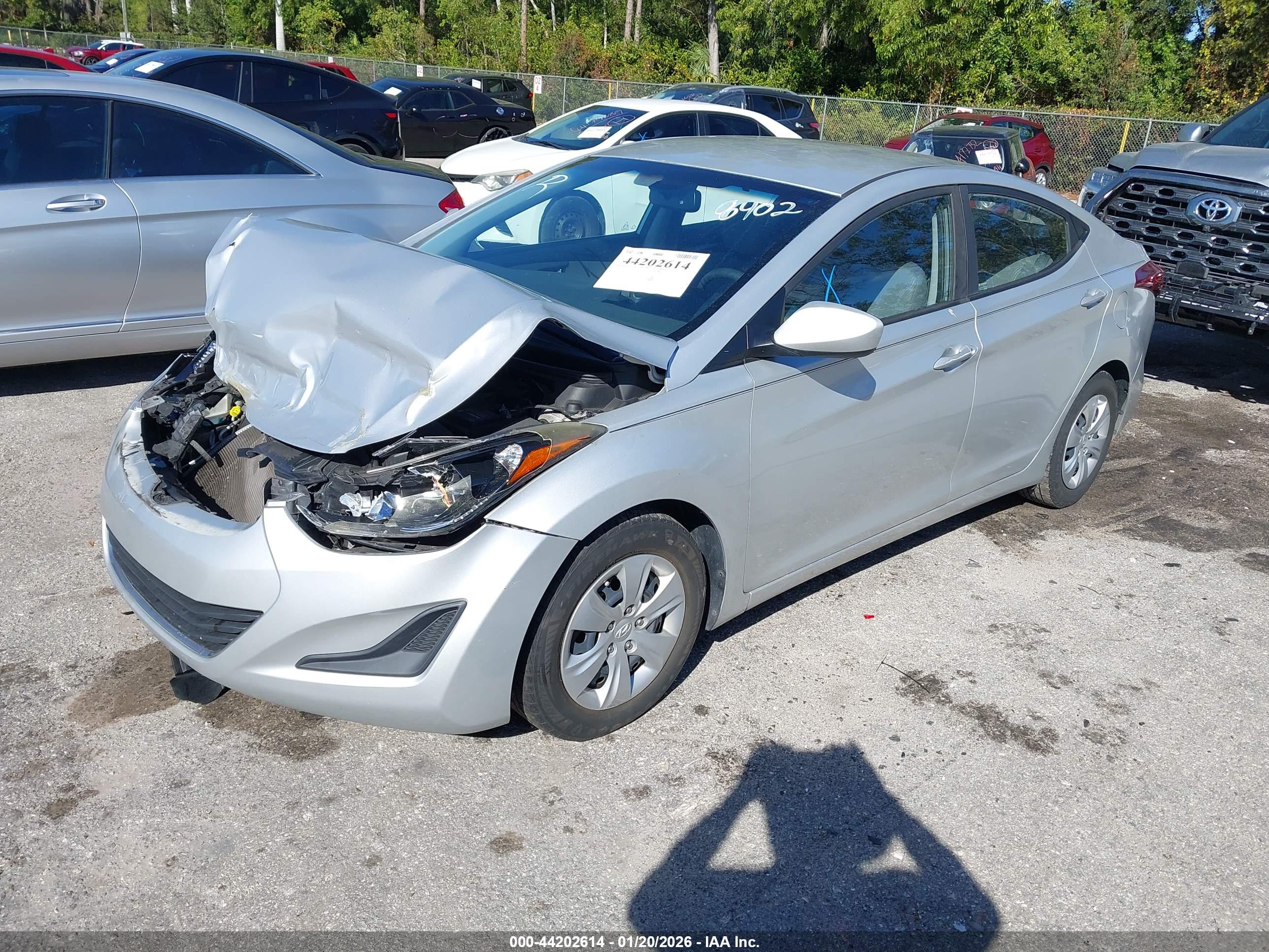 HYUNDAI ELANTRA image 2
