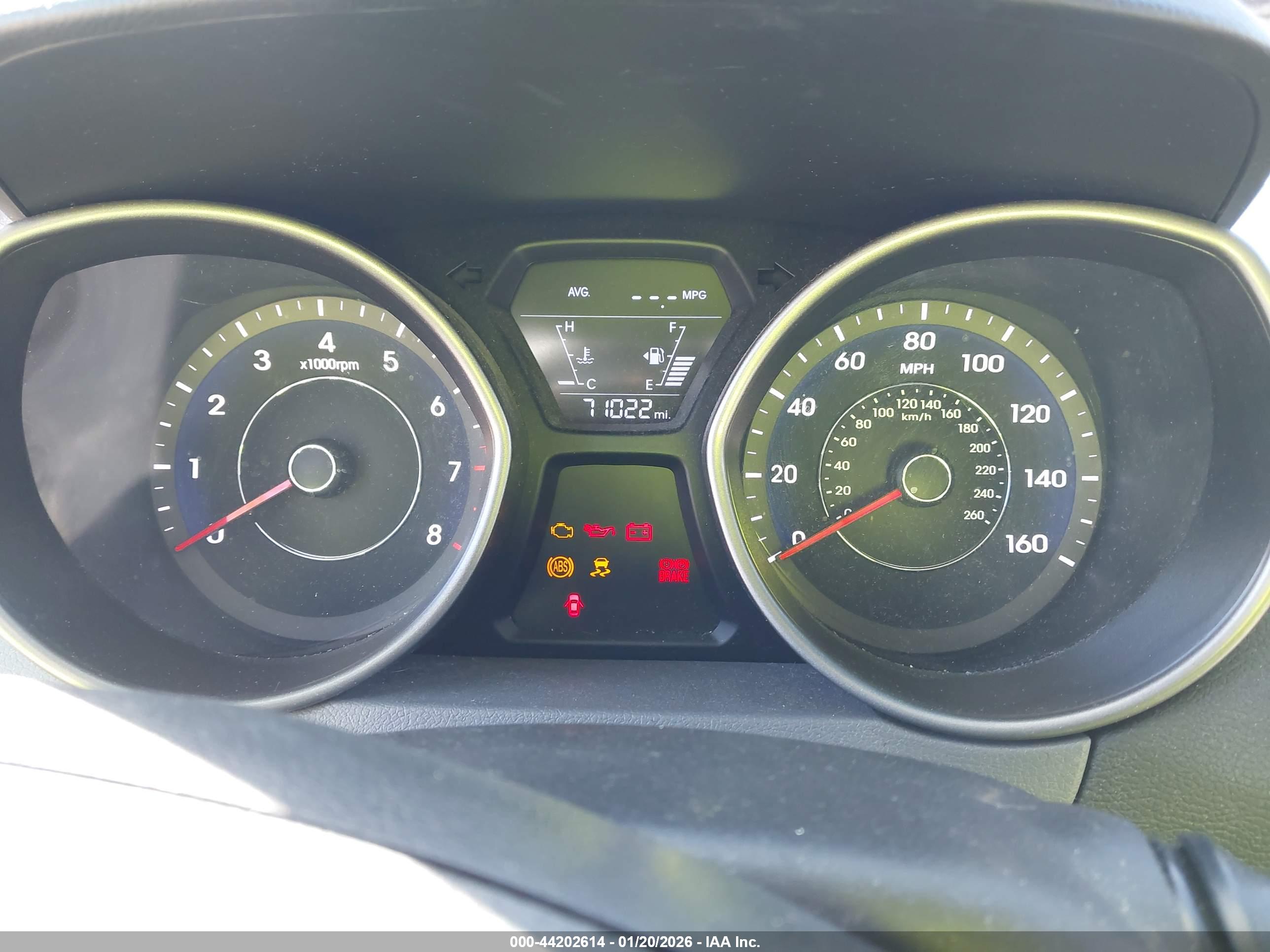 HYUNDAI ELANTRA image 7