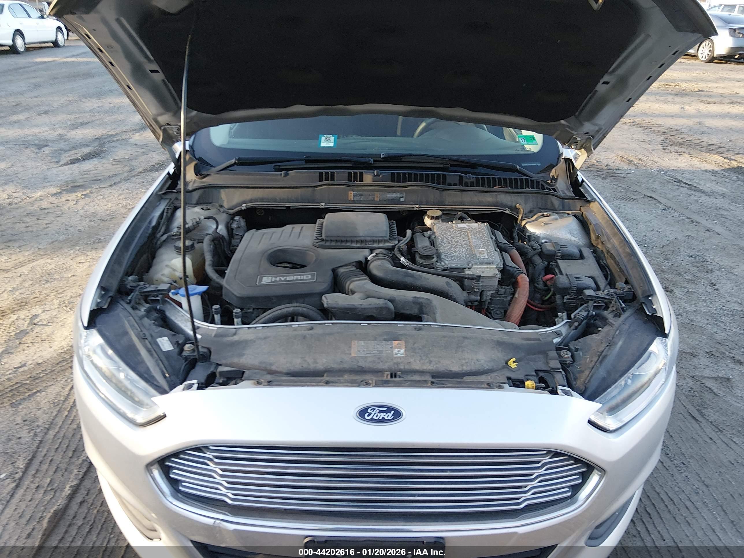 FORD FUSION image 10