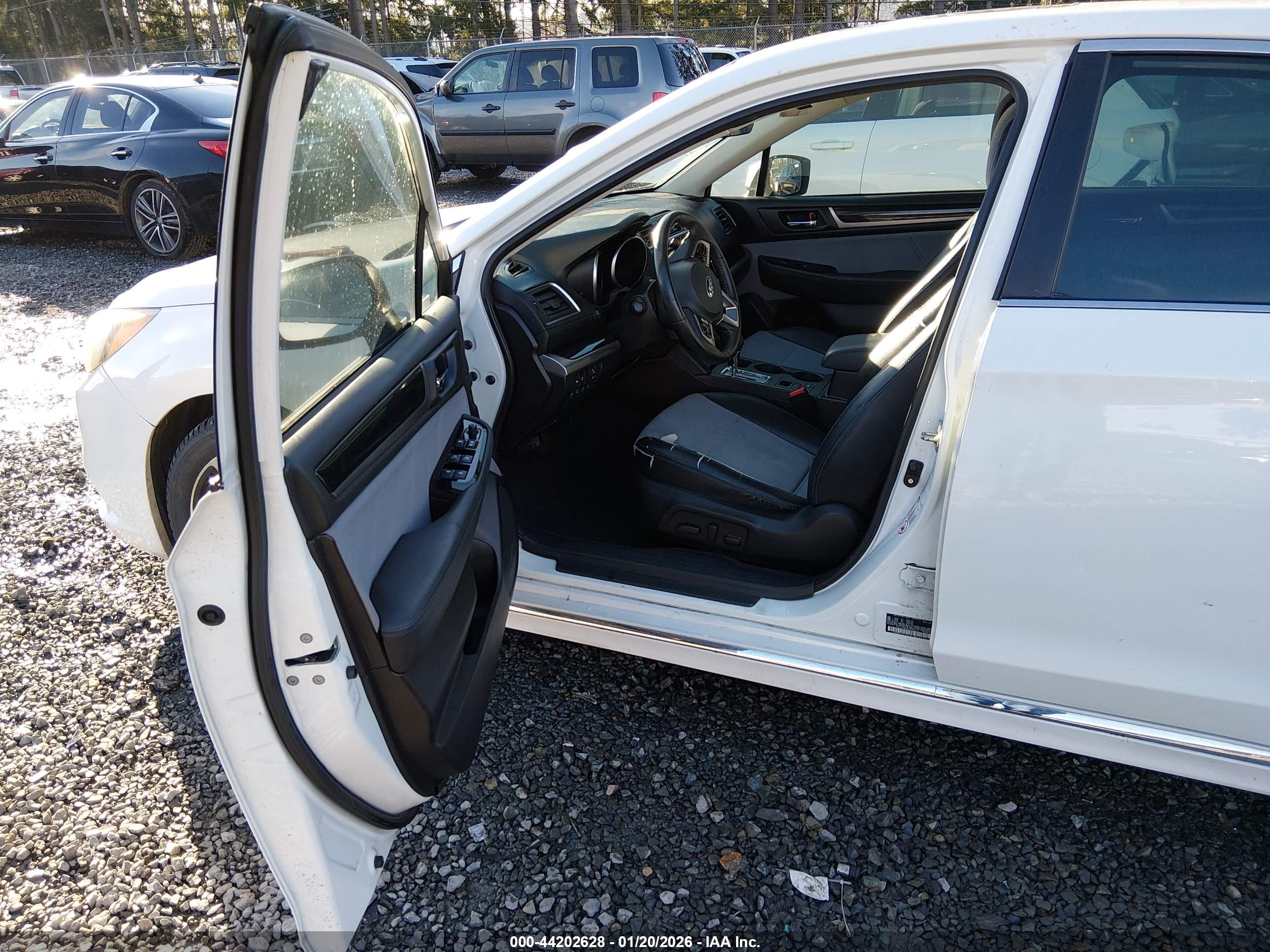 SUBARU LEGACY image 5
