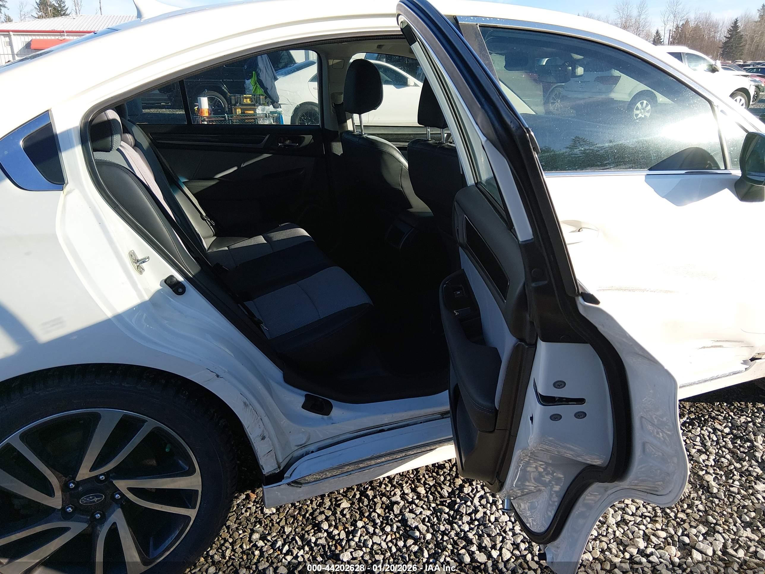 SUBARU LEGACY image 8