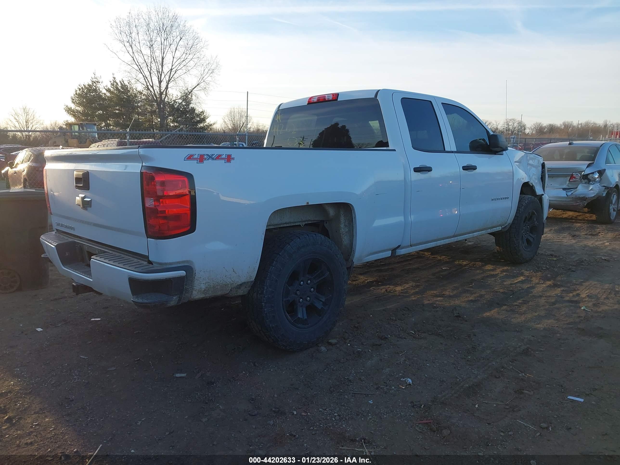 CHEVROLET SILVERADO image 4