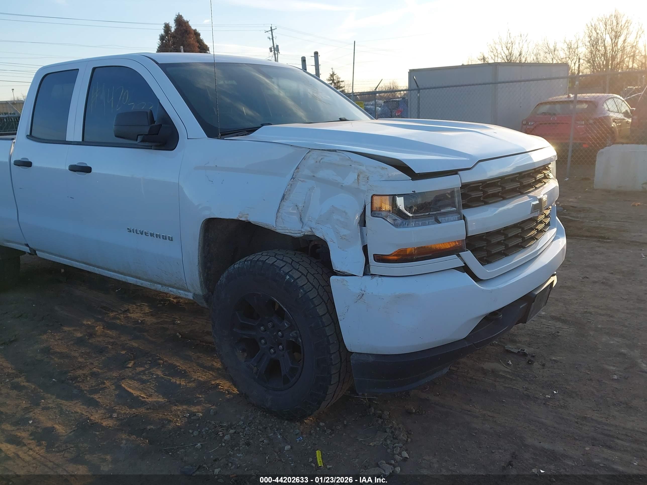 CHEVROLET SILVERADO image 6