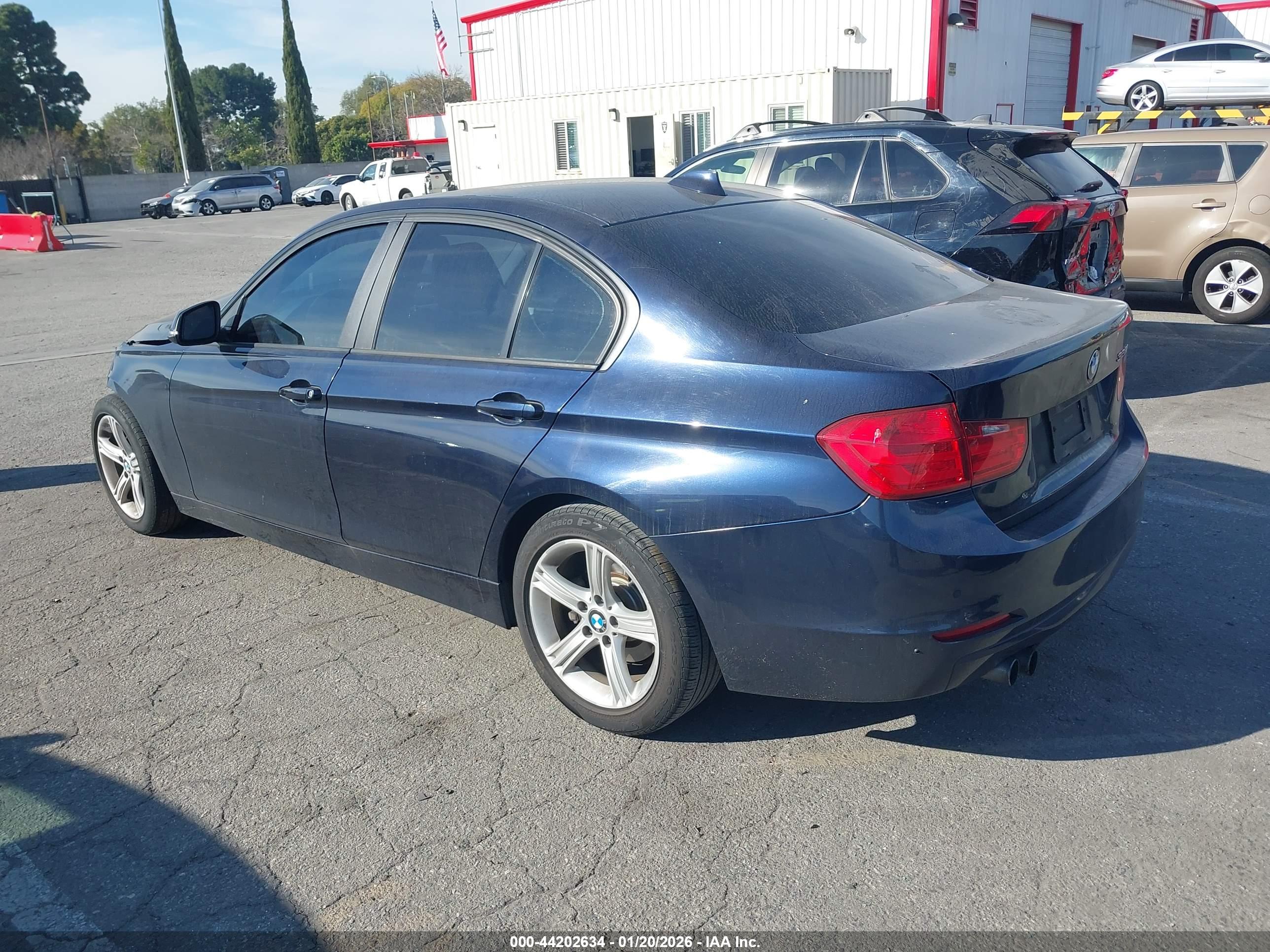 BMW 328I image 3
